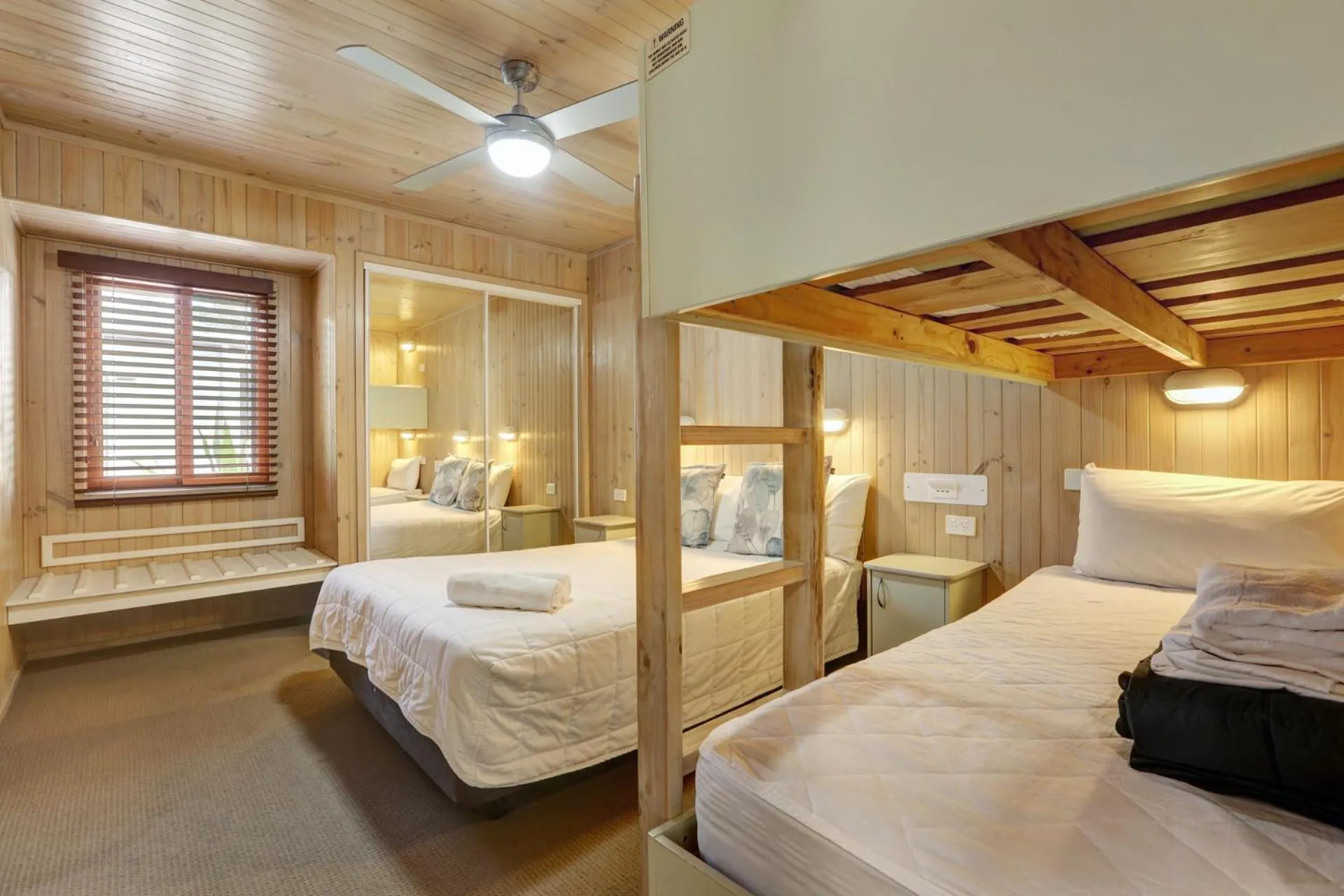 Bed in Kiama Harbour Cabins