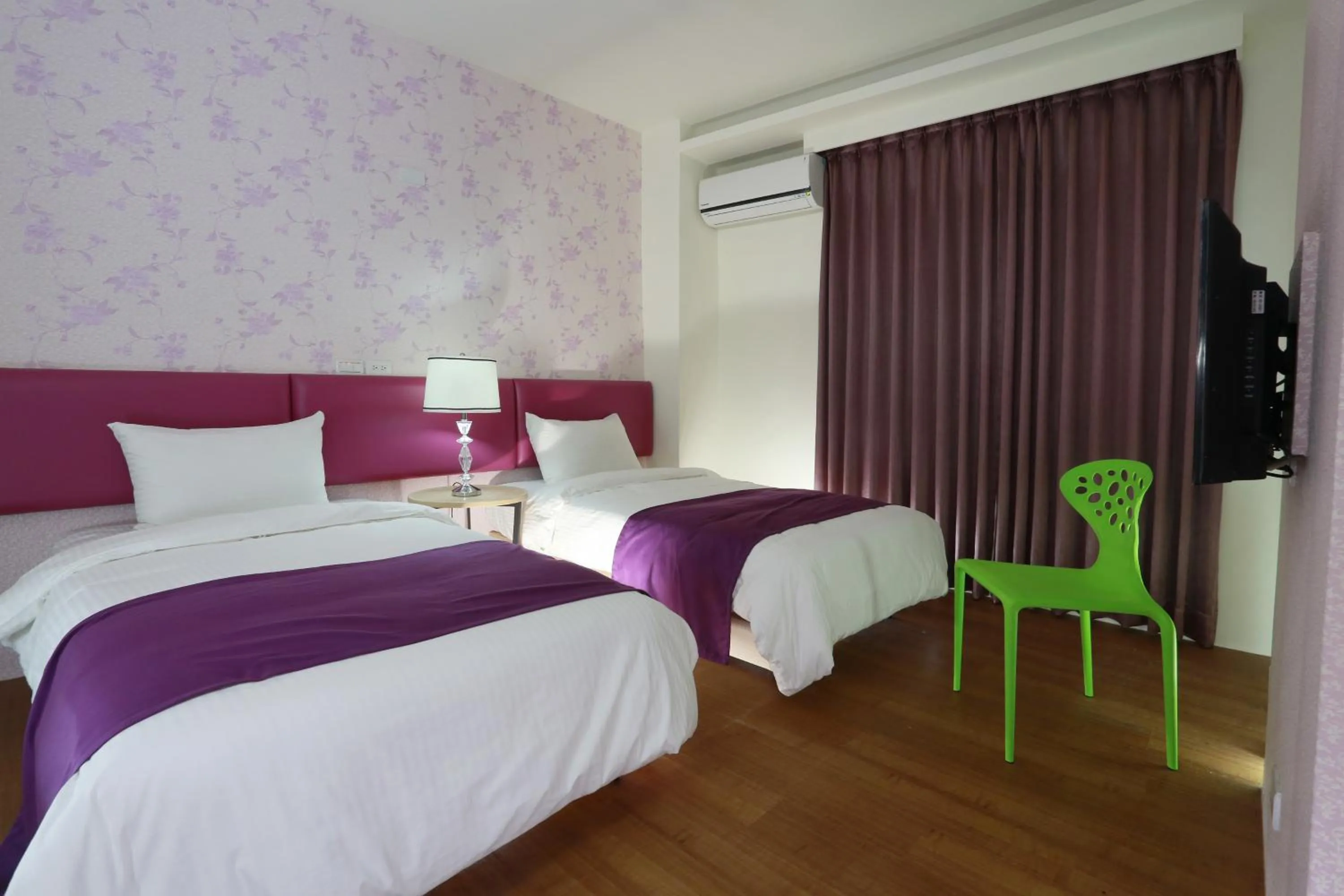 Bed in Guo Chen Hotel