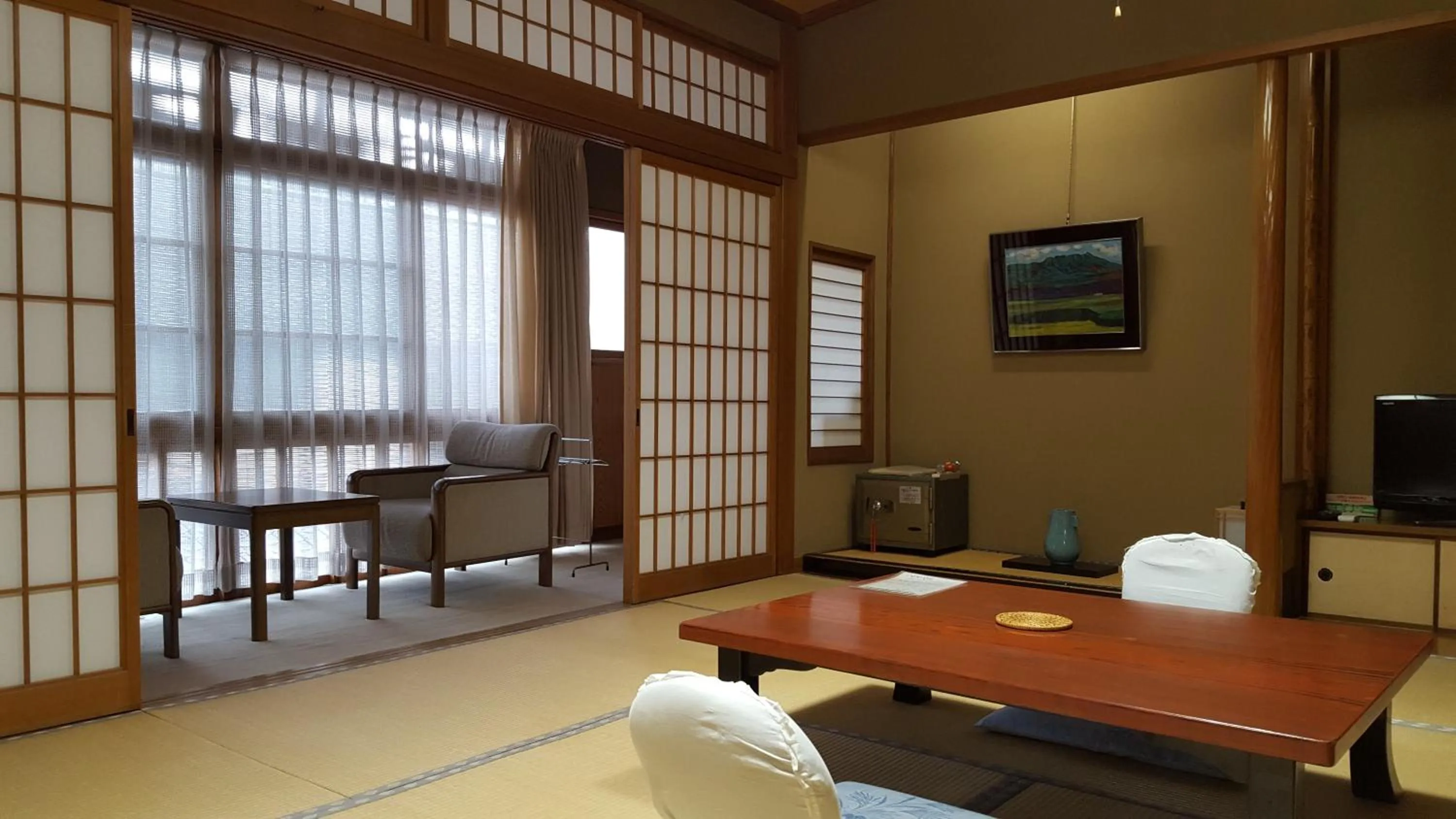 Photo of the whole room in Tsukimotoya Ryokan
