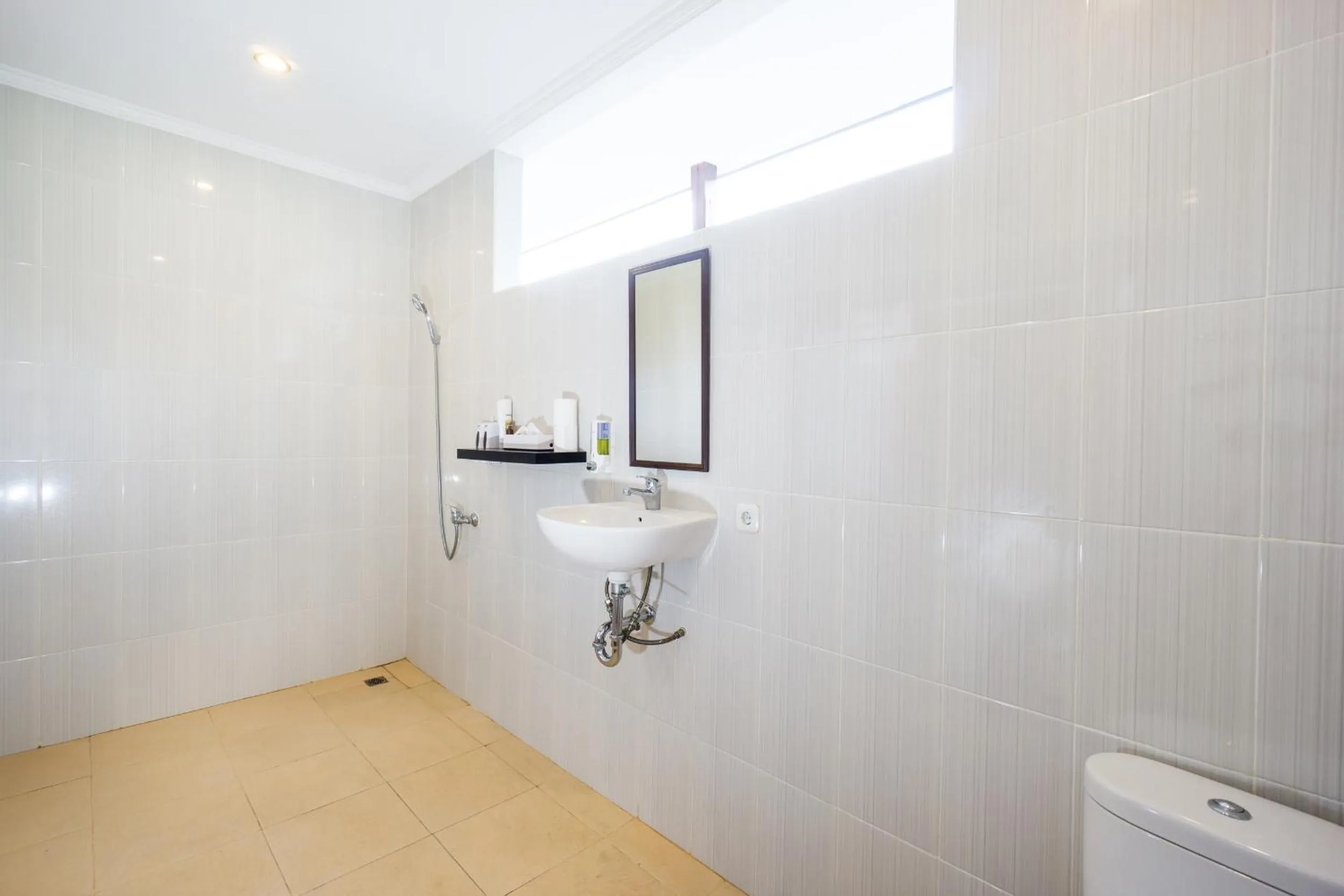 Bathroom in Nyuh Gading Home Stay