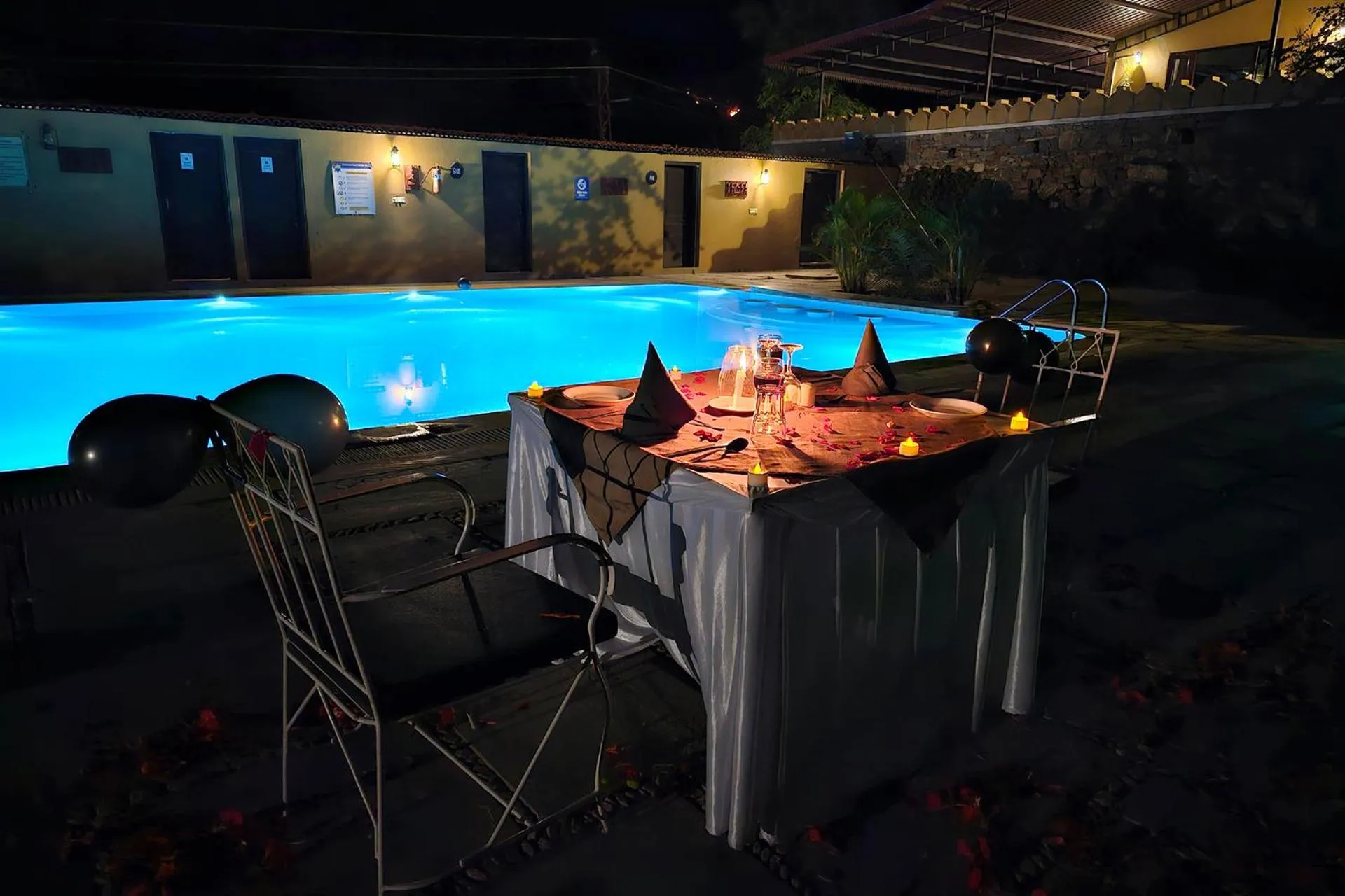 Swimming pool in Kumbhalgarh Safari Camp by Trulyy