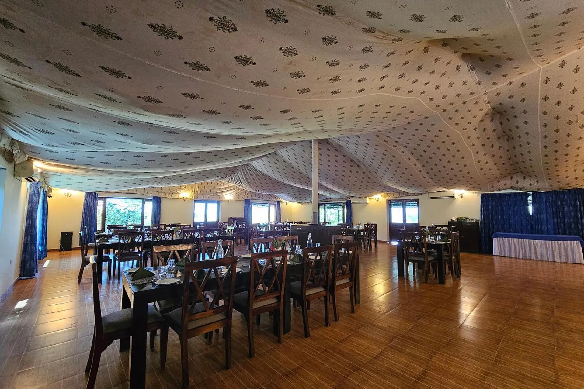 Restaurant/places to eat in Kumbhalgarh Safari Camp by Trulyy