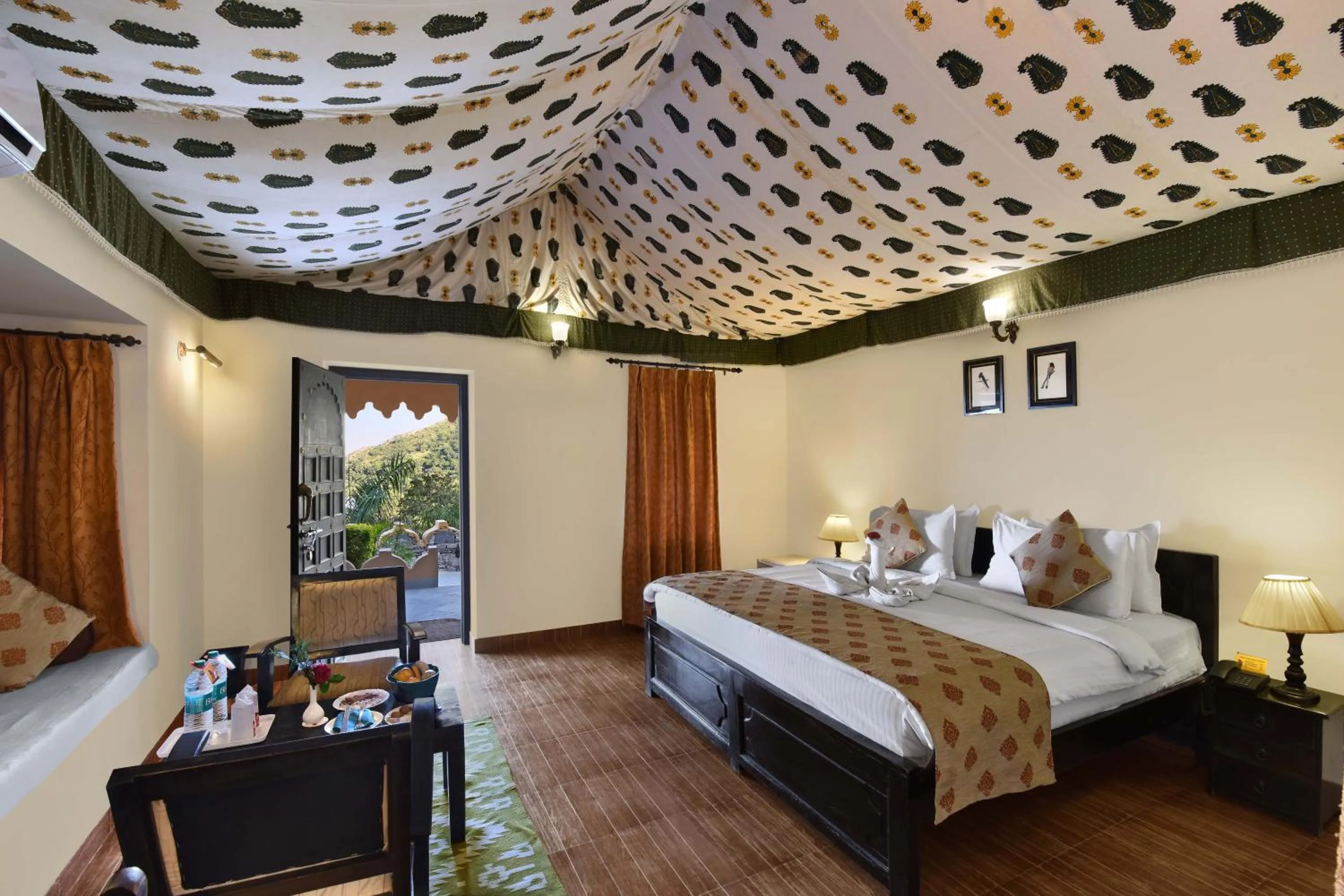 Photo of the whole room, Bed in Kumbhalgarh Safari Camp by Trulyy