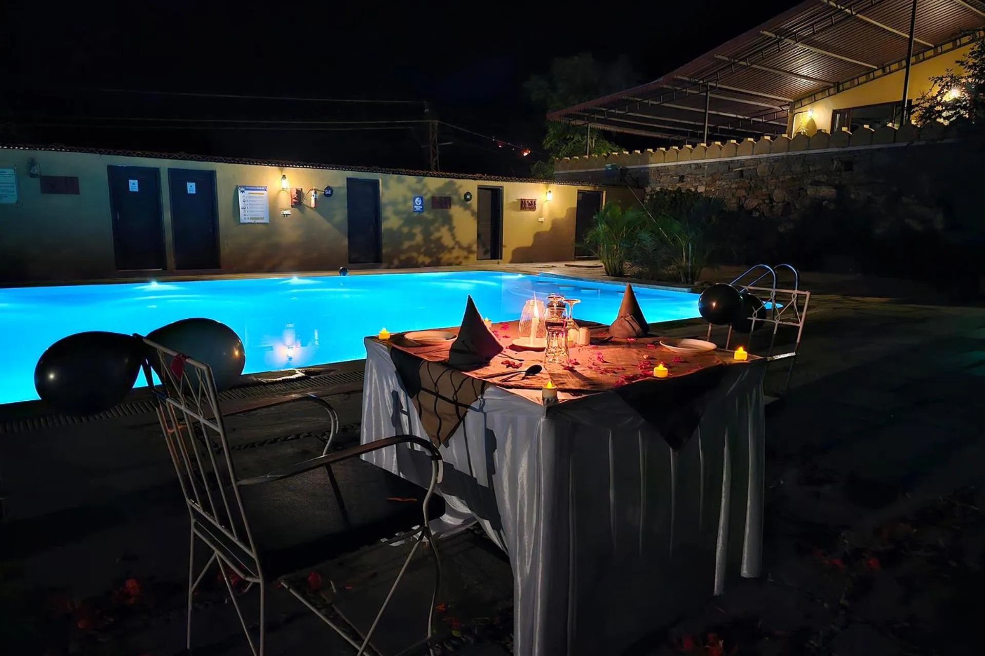 Swimming pool in Kumbhalgarh Safari Camp by Trulyy