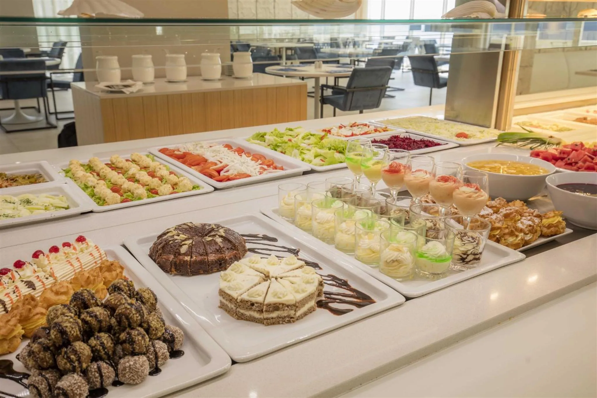 Food and drinks in Bellevue Maradiso Village by Aminess