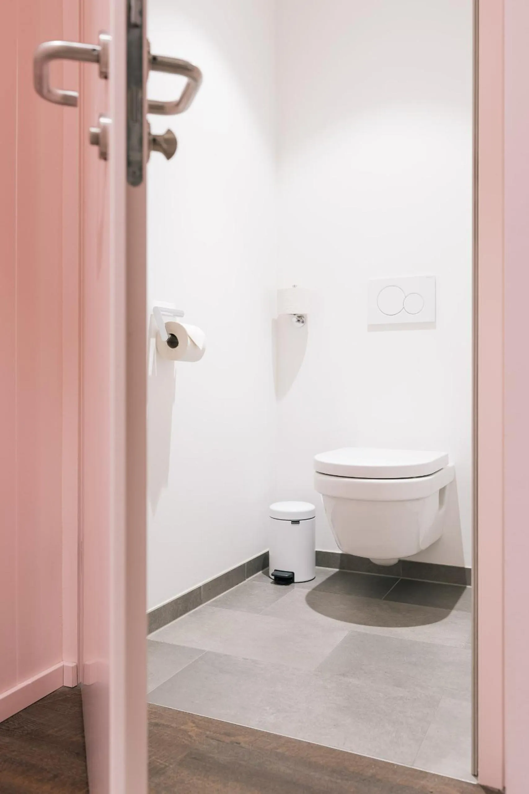 Toilet in Hotel Schani Wien Hauptbahnhof