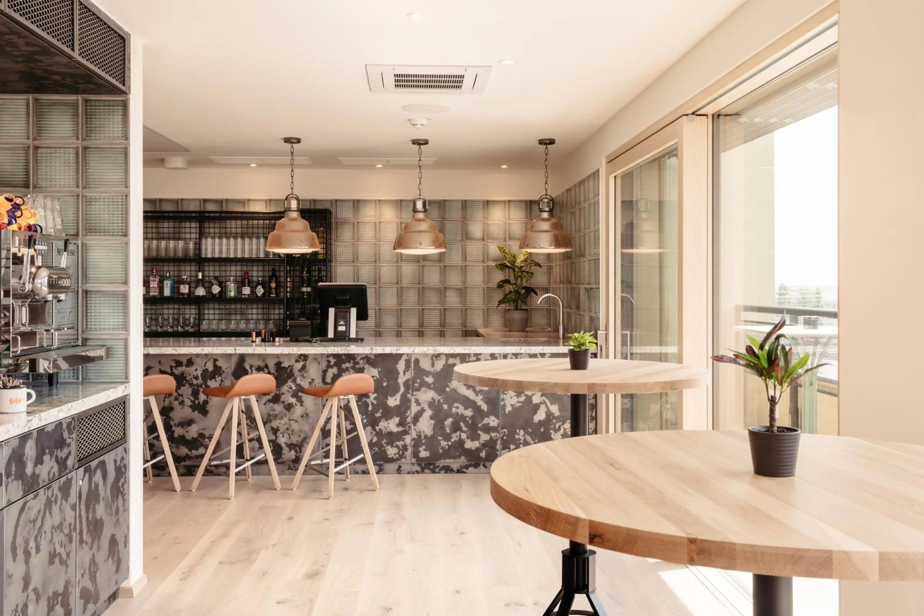 Dining area in Hotel Schani Wien Hauptbahnhof