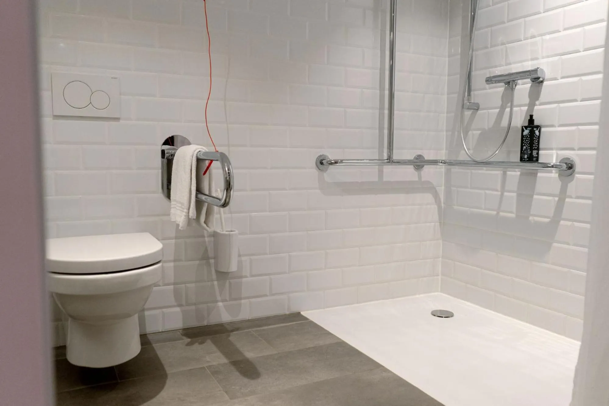 Toilet in Hotel Schani Wien Hauptbahnhof