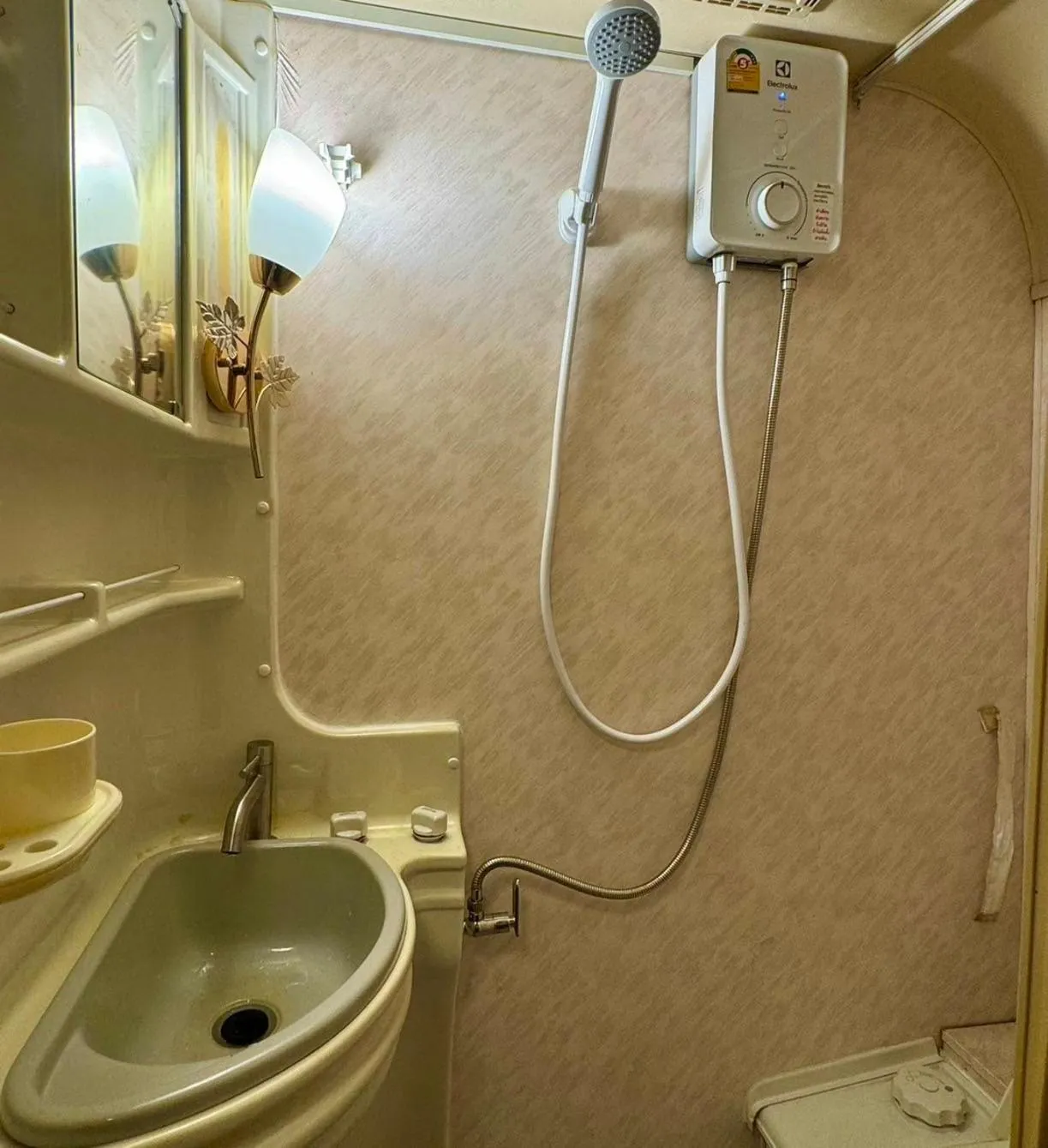 Shower in R resident resort