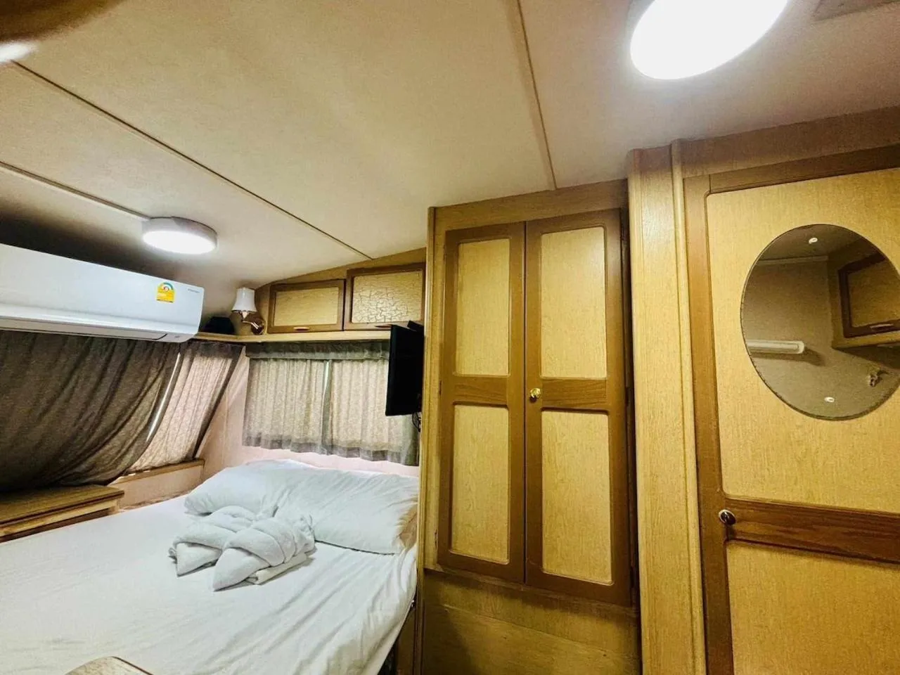 Bedroom, Bed in R resident resort