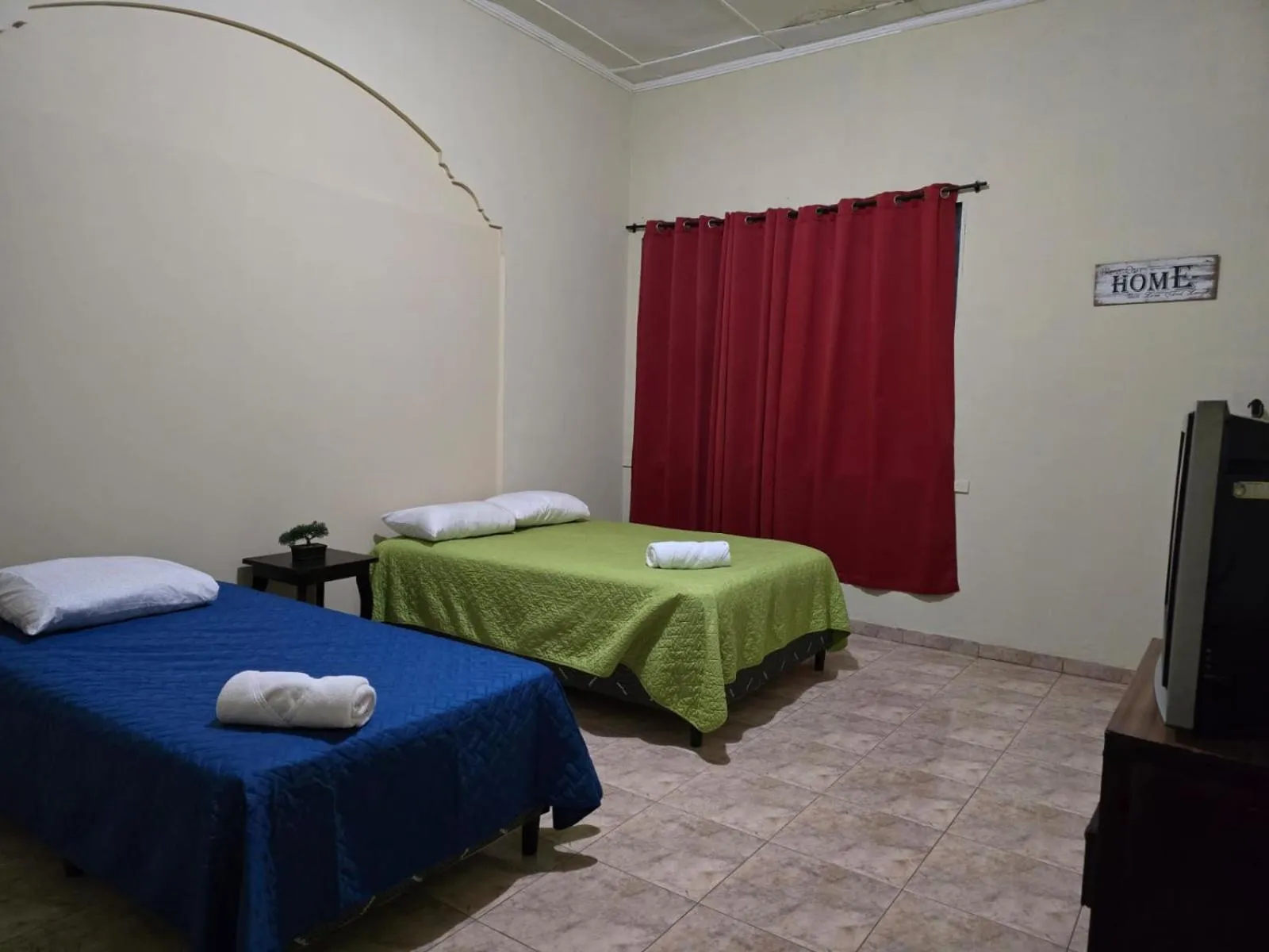 Bedroom, Bed in Hostal Casa Luna