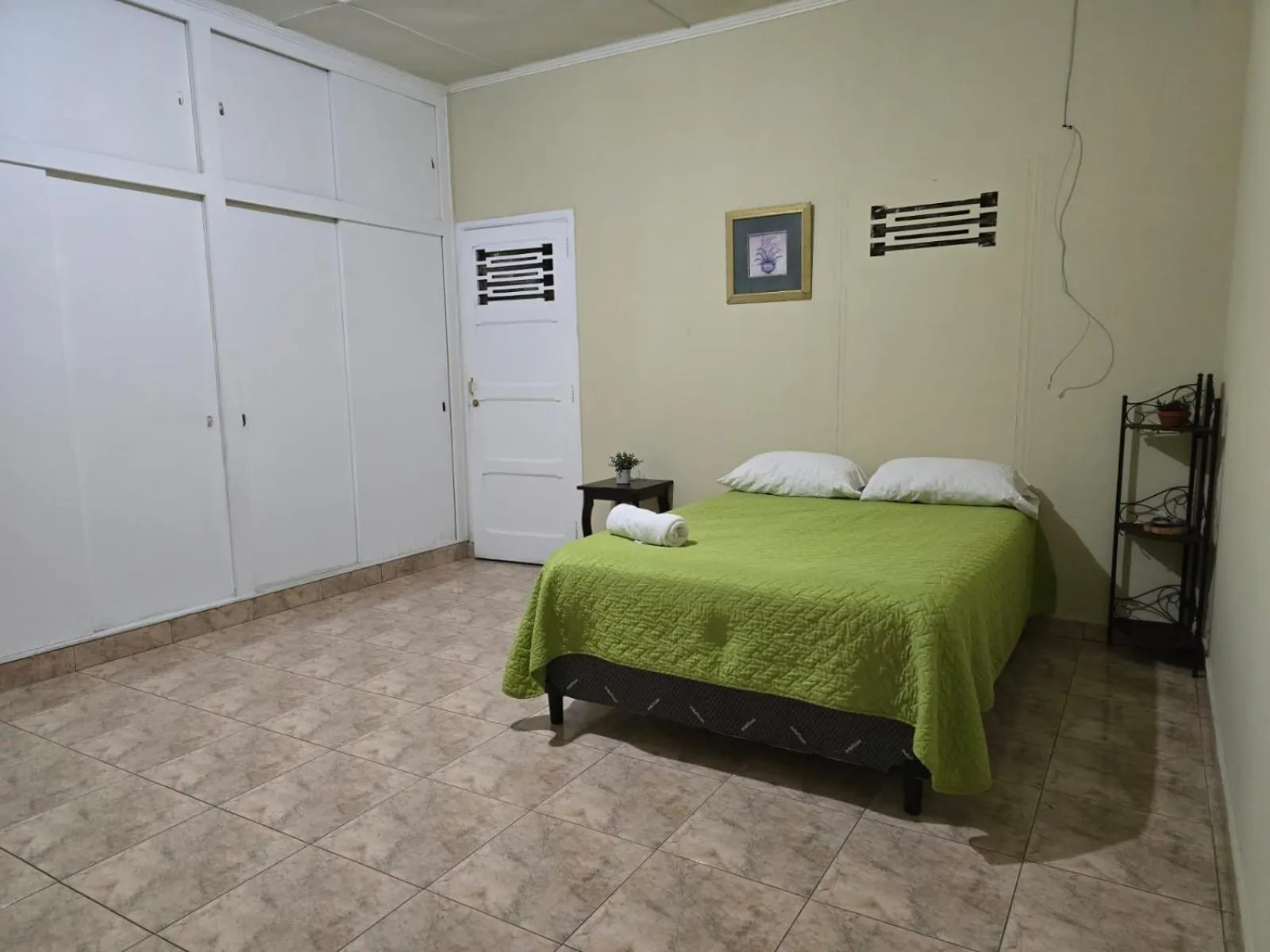 Bedroom, Bed in Hostal Casa Luna