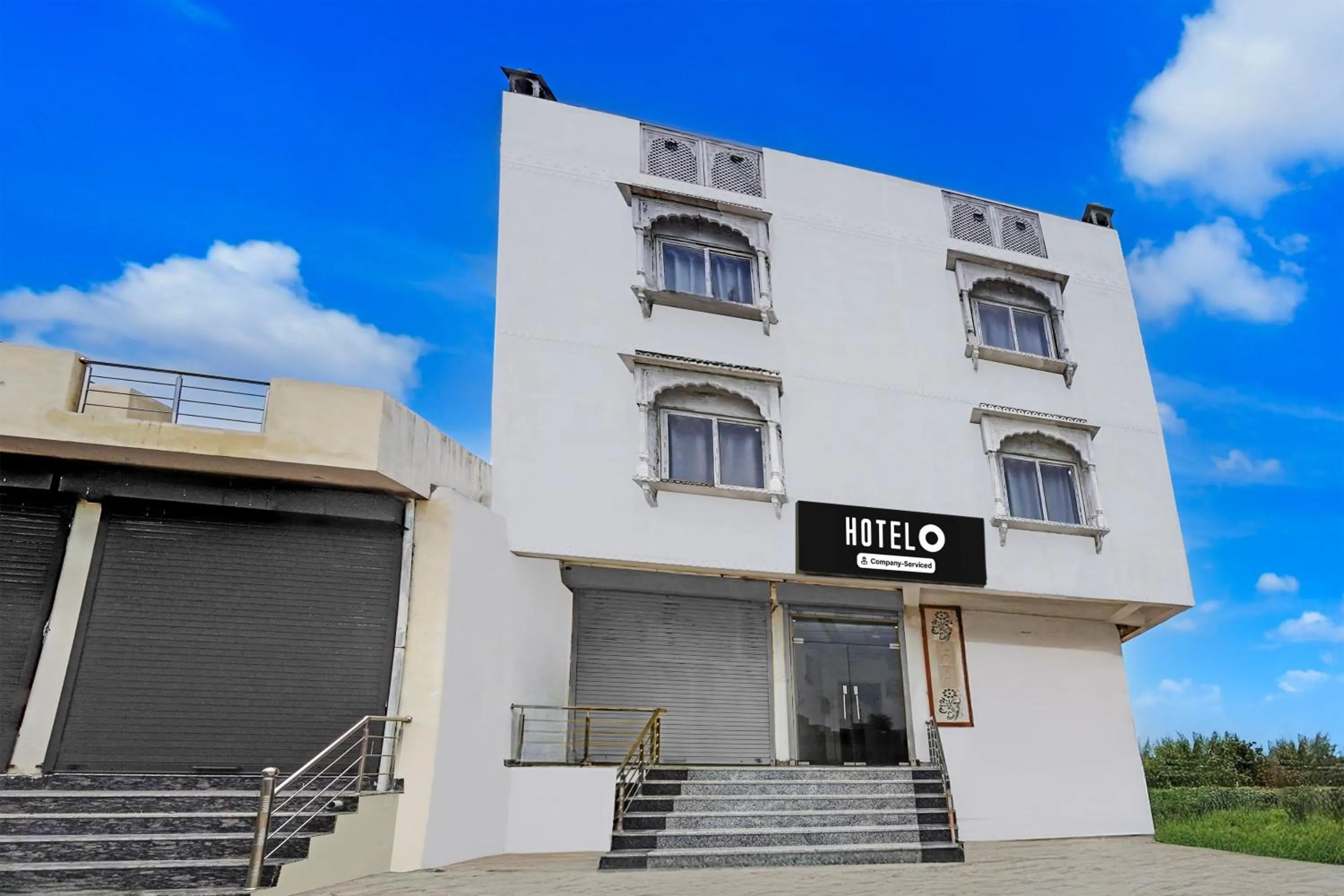 Facade/entrance in Super Hotel O Mehta College And Institute Of Technology Formerly Lara Heritage