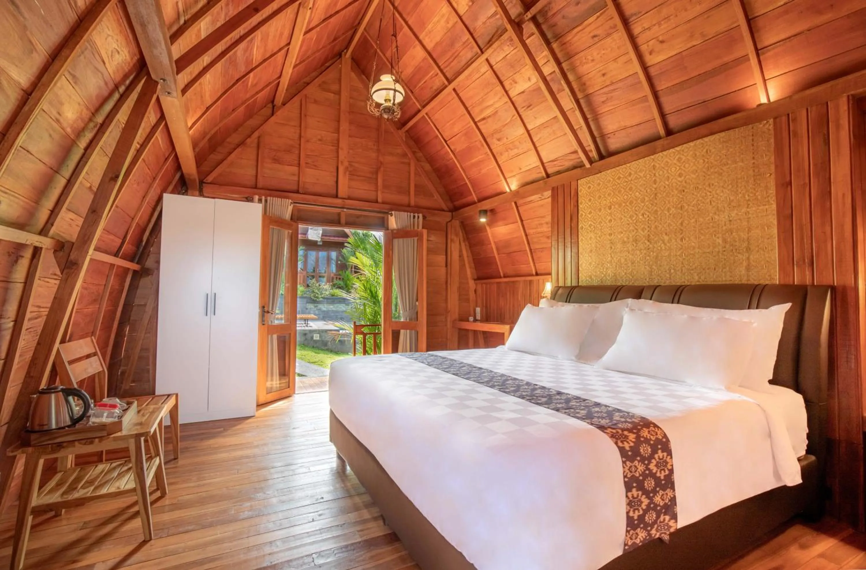 Photo of the whole room, Bed in Puri Arsa Bali