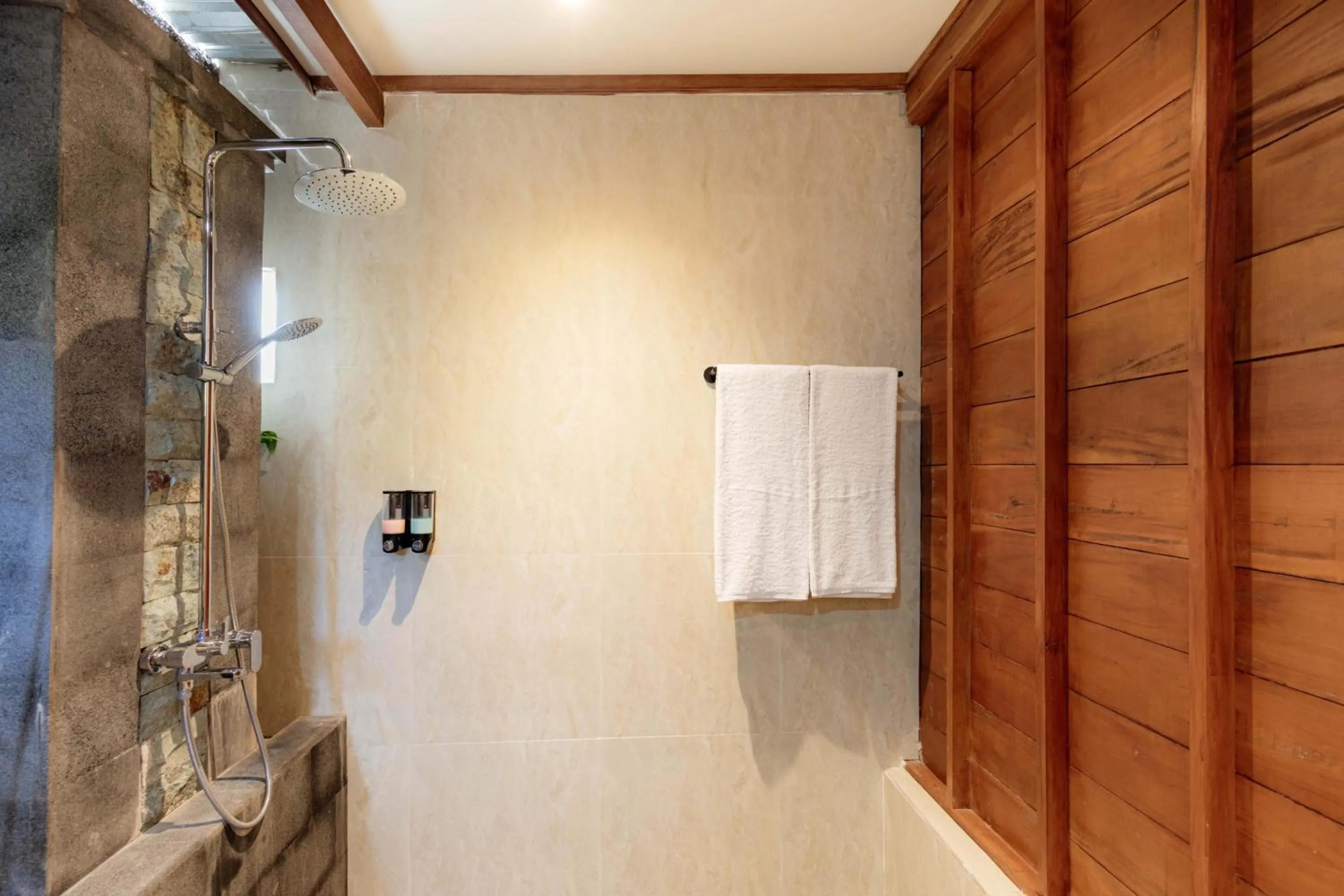Shower in Puri Arsa Bali