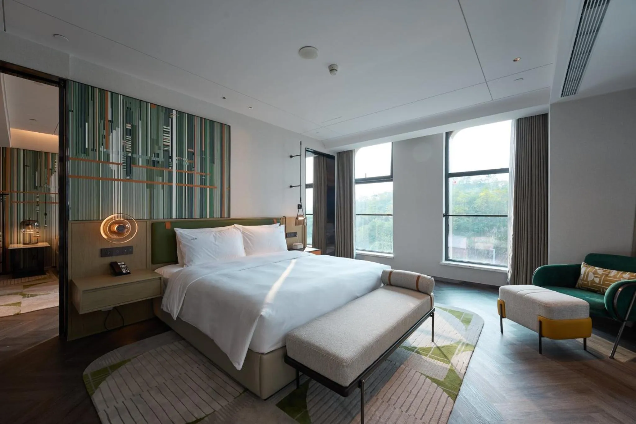 Photo of the whole room, Bed in Holiday Inn Chongqing Science Hall by IHG