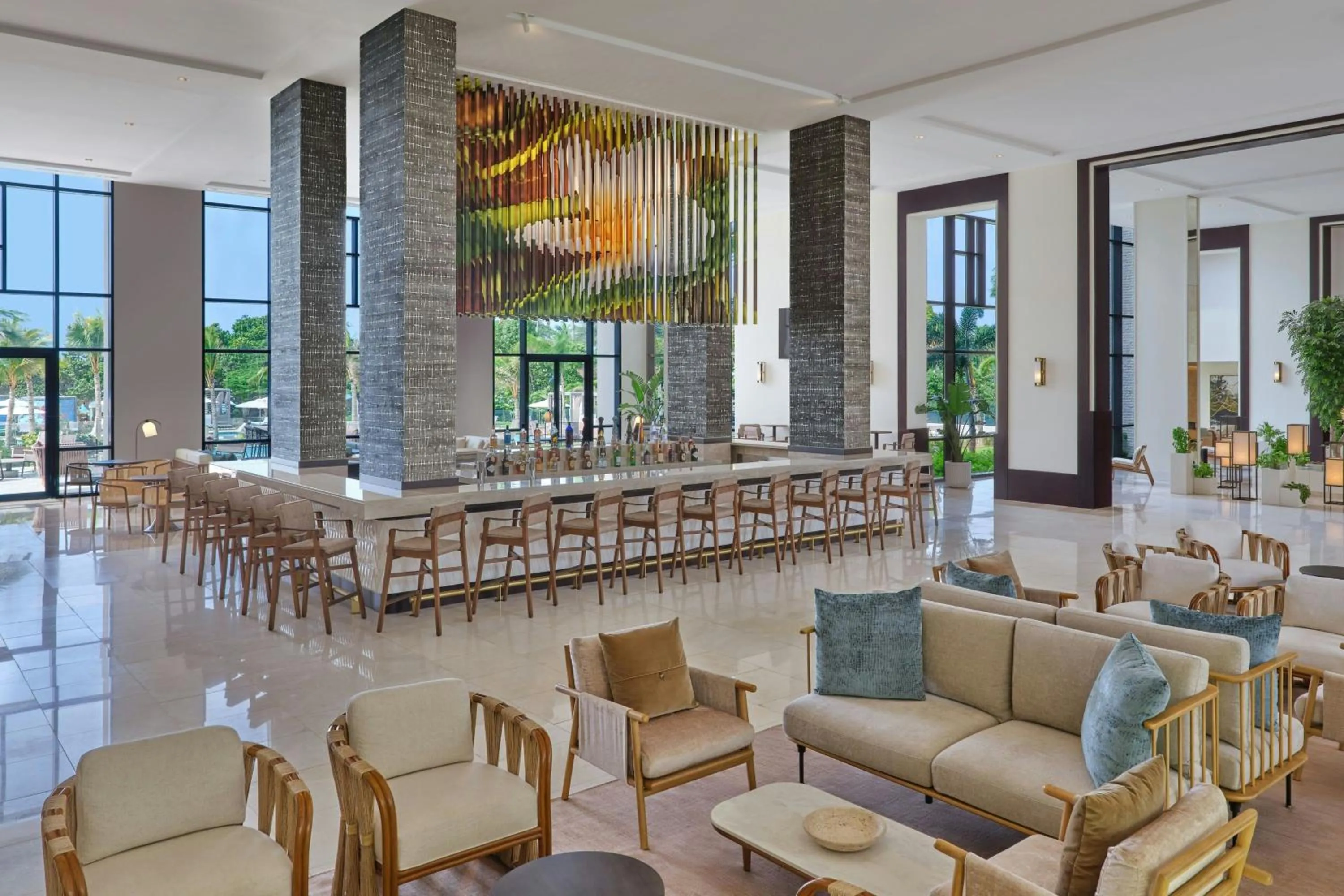 Lounge or bar in The St. Regis Aruba Resort