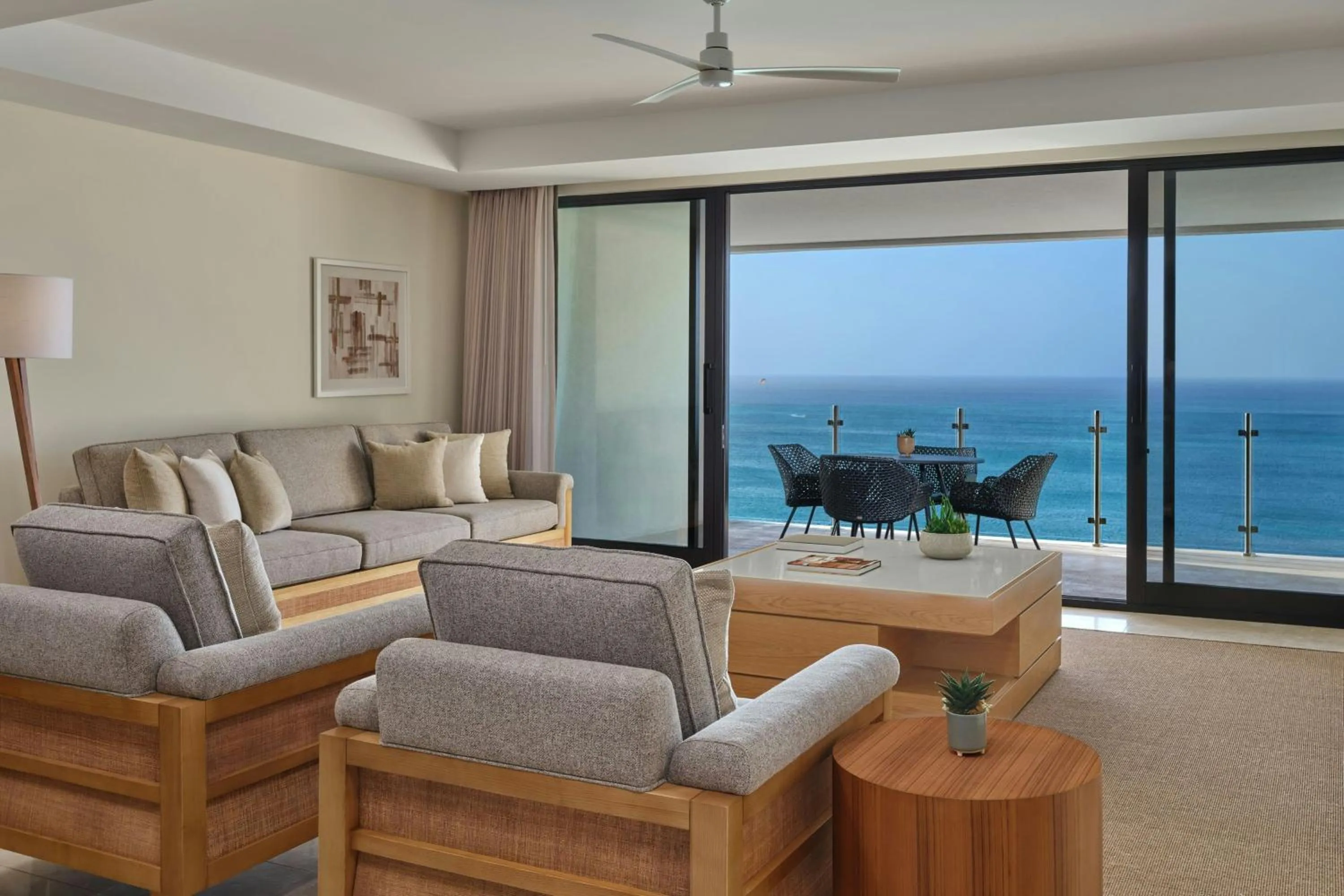 Living room in The St. Regis Aruba Resort