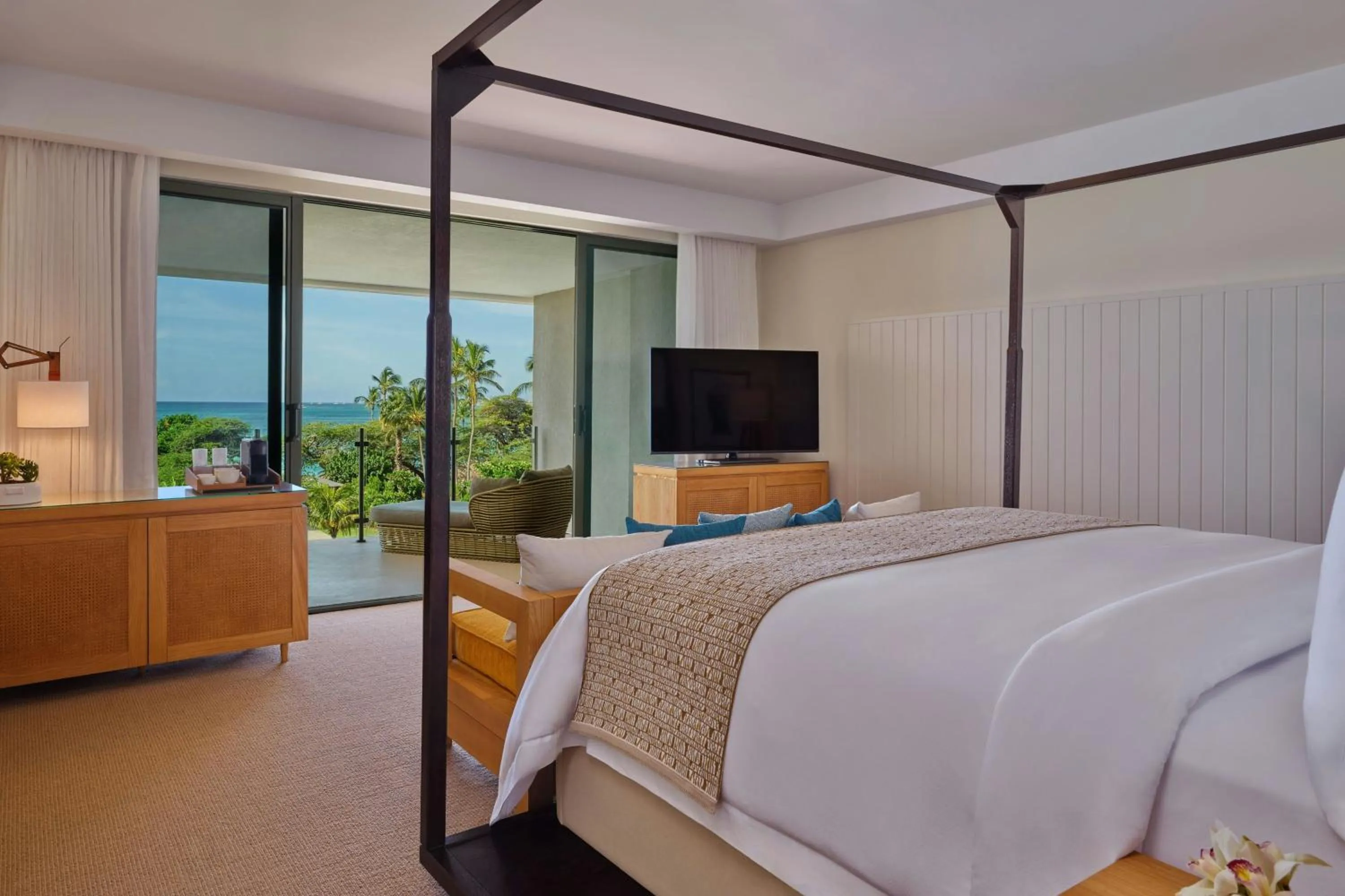 Bedroom, Bed in The St. Regis Aruba Resort