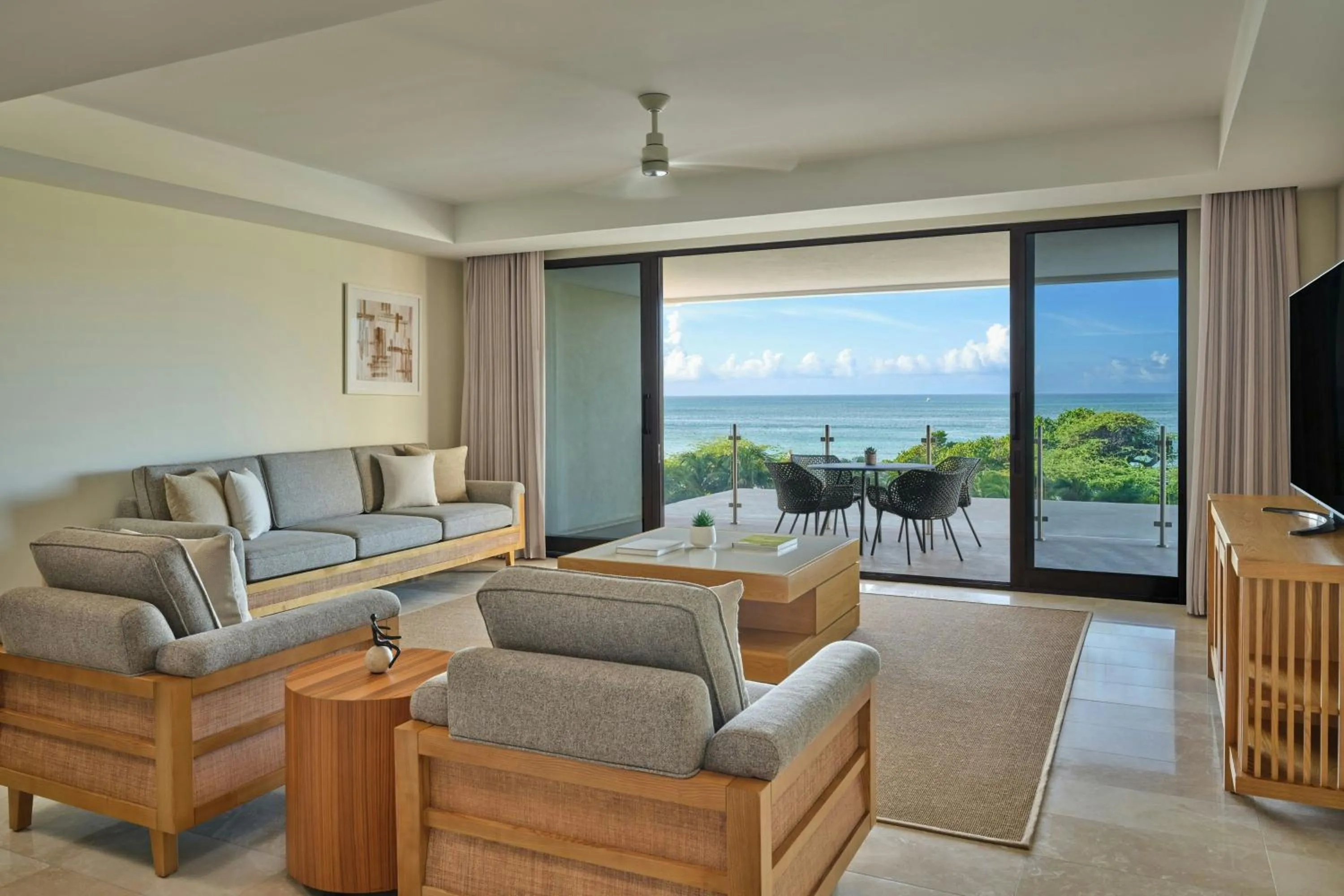 Living room in The St. Regis Aruba Resort