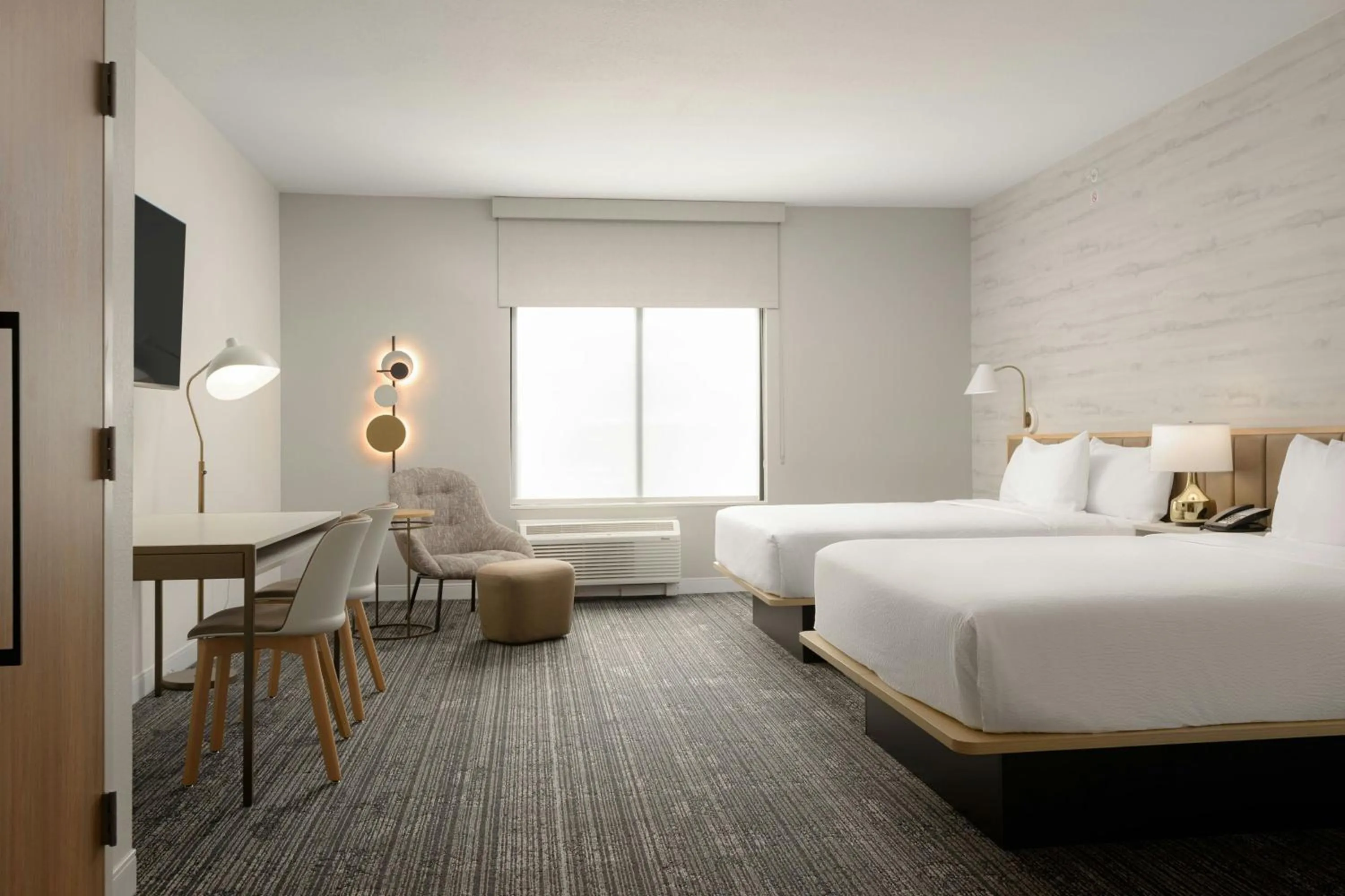 Photo of the whole room, Bed in TownePlace Suites by Marriott Cincinnati Oakley