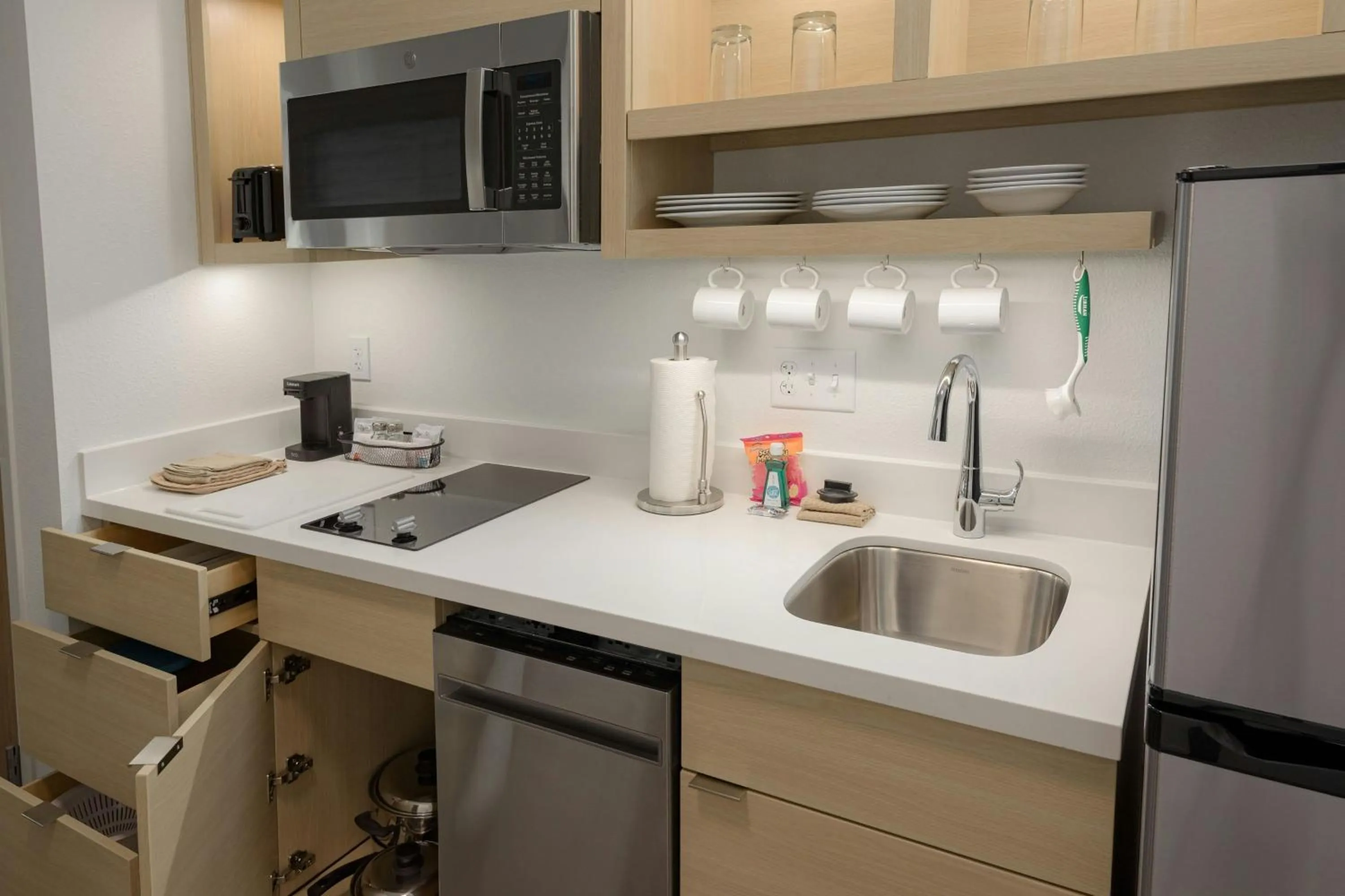Kitchen or kitchenette in TownePlace Suites by Marriott Cincinnati Oakley