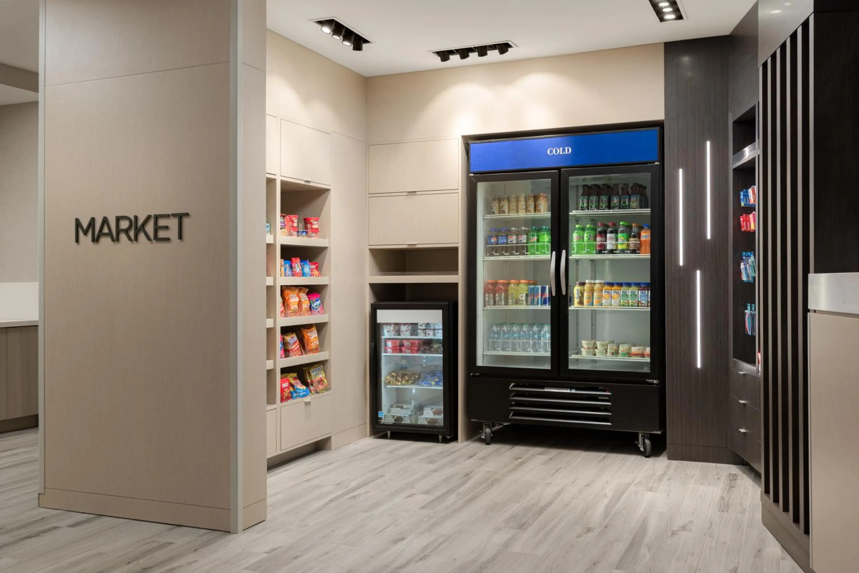 Food and drinks in TownePlace Suites by Marriott Cincinnati Oakley