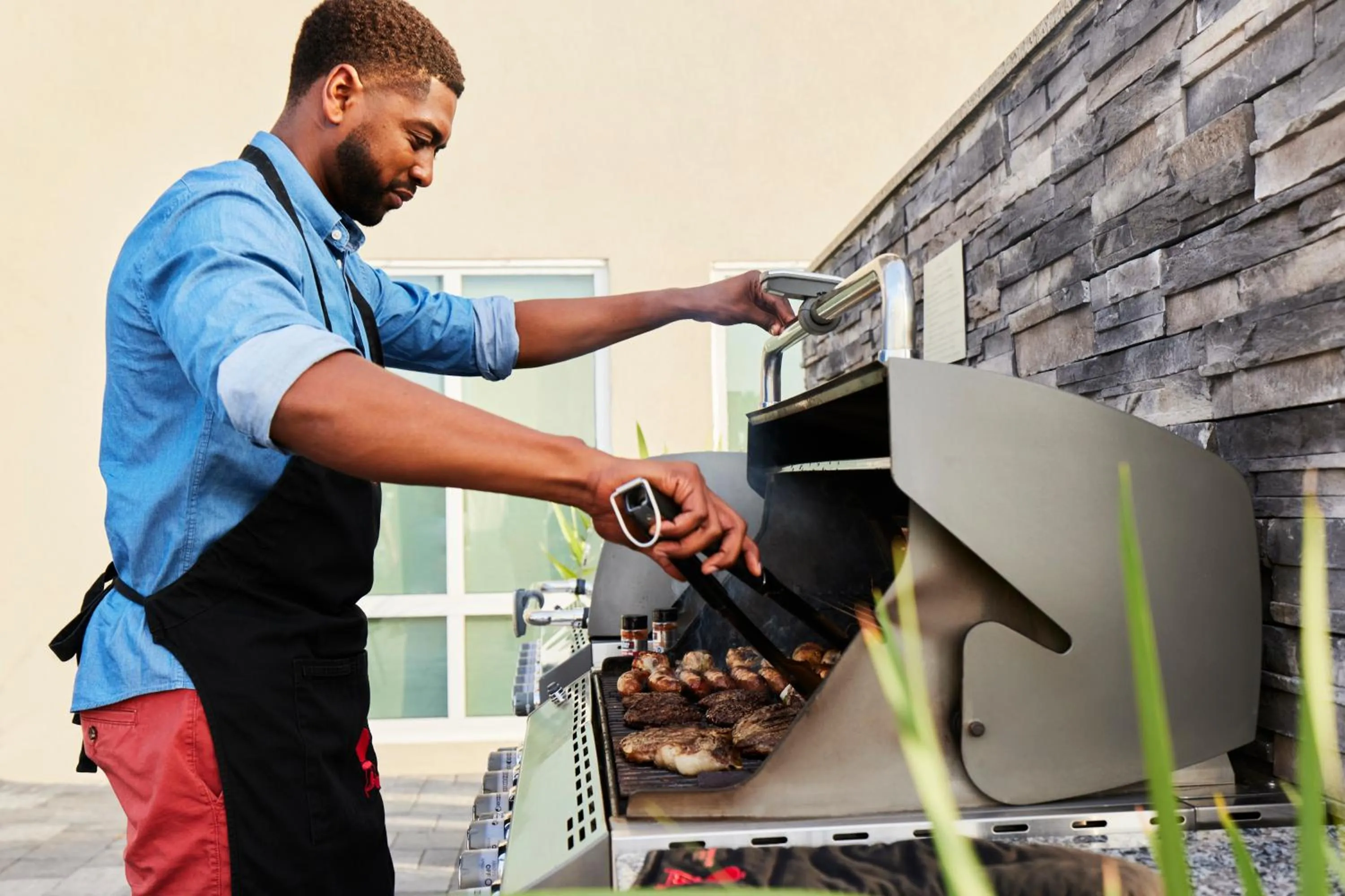 Patio in TownePlace Suites by Marriott Cincinnati Oakley