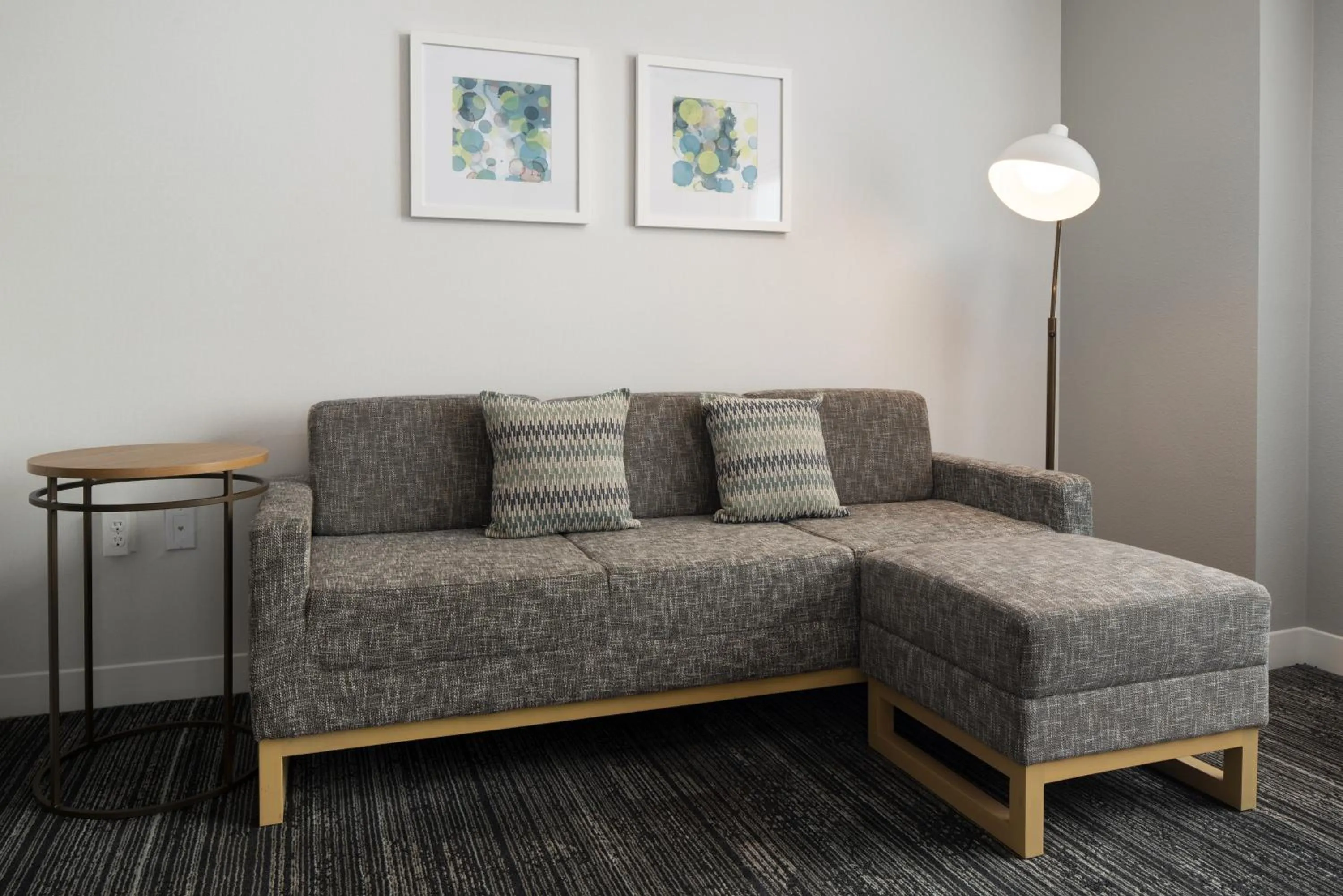 Seating area in TownePlace Suites by Marriott Cincinnati Oakley