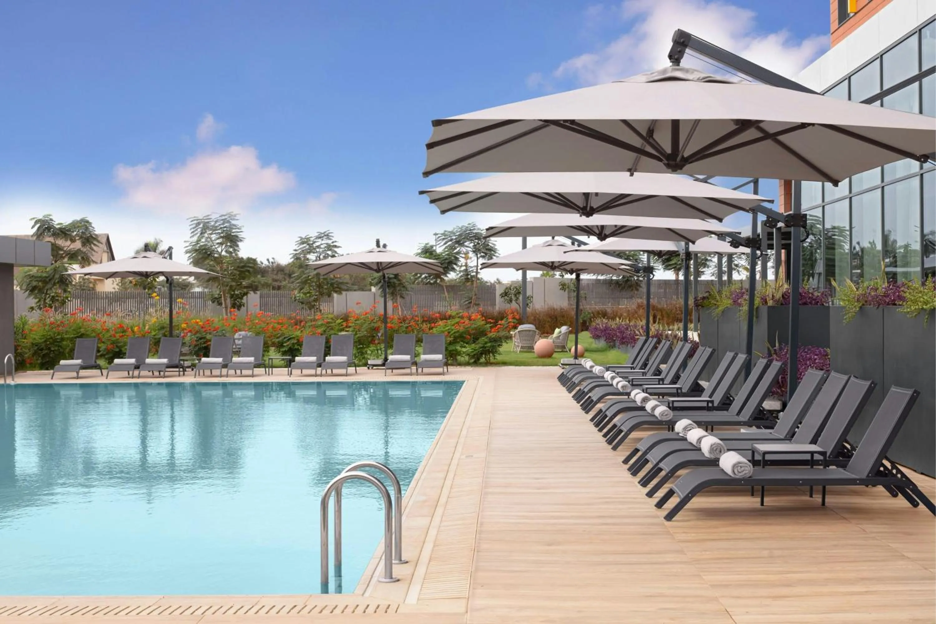 Swimming pool in Courtyard by Marriott Dakar Diamniadio