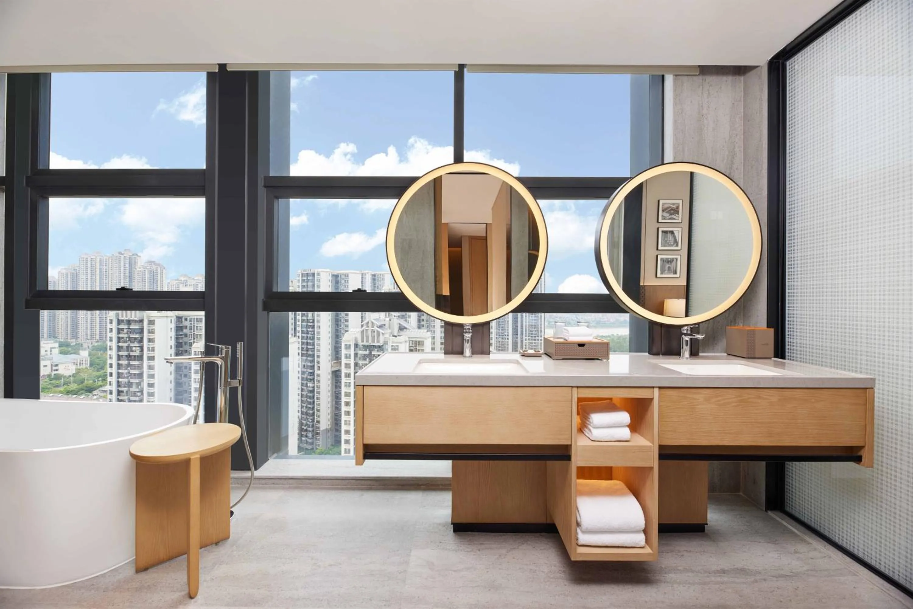 Bath in Courtyard by Marriott Nanning Wuxiang