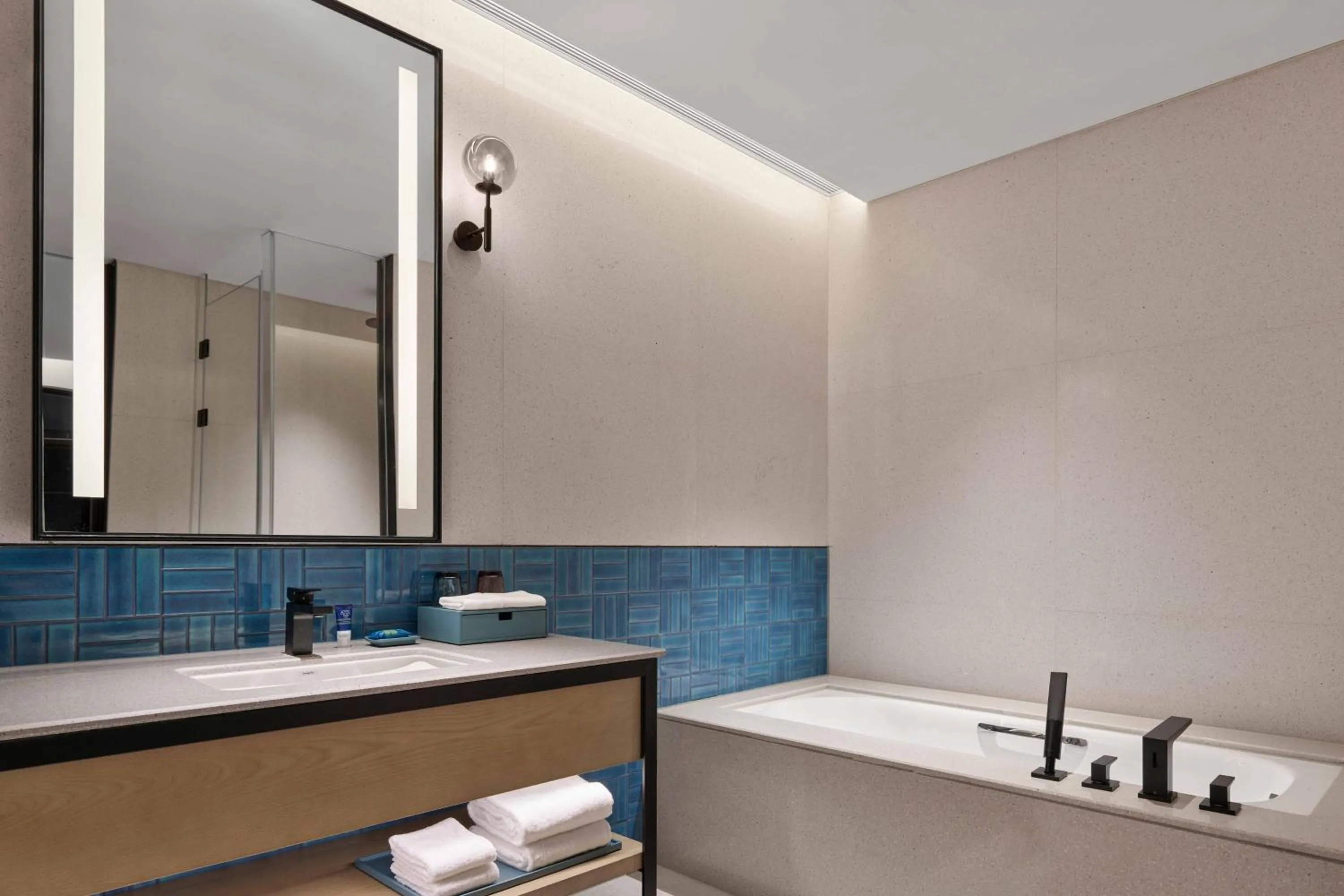 Bathroom in Four Points by Sheraton Huzhou, Nanxun