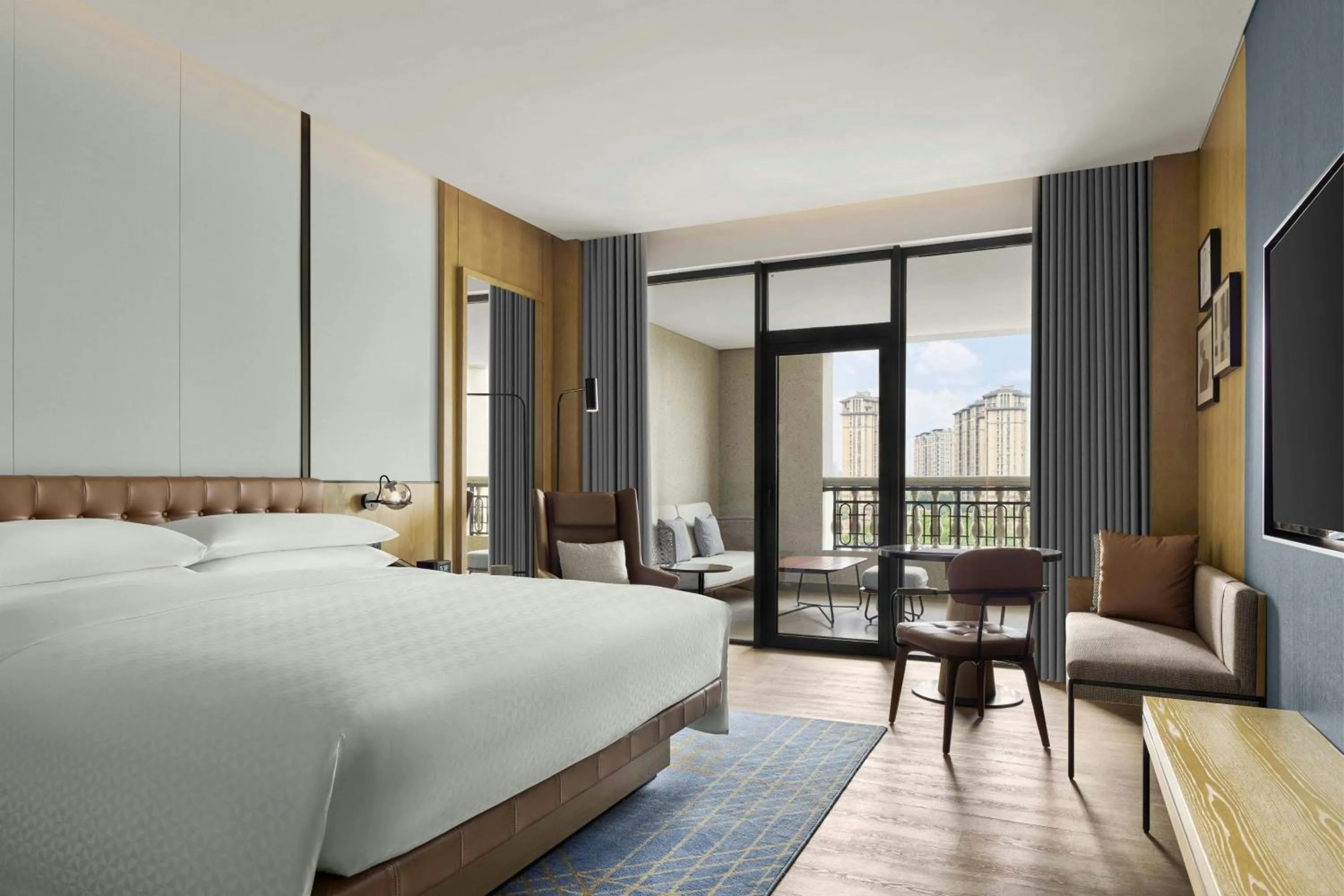 Photo of the whole room, Bed in Four Points by Sheraton Huzhou, Nanxun