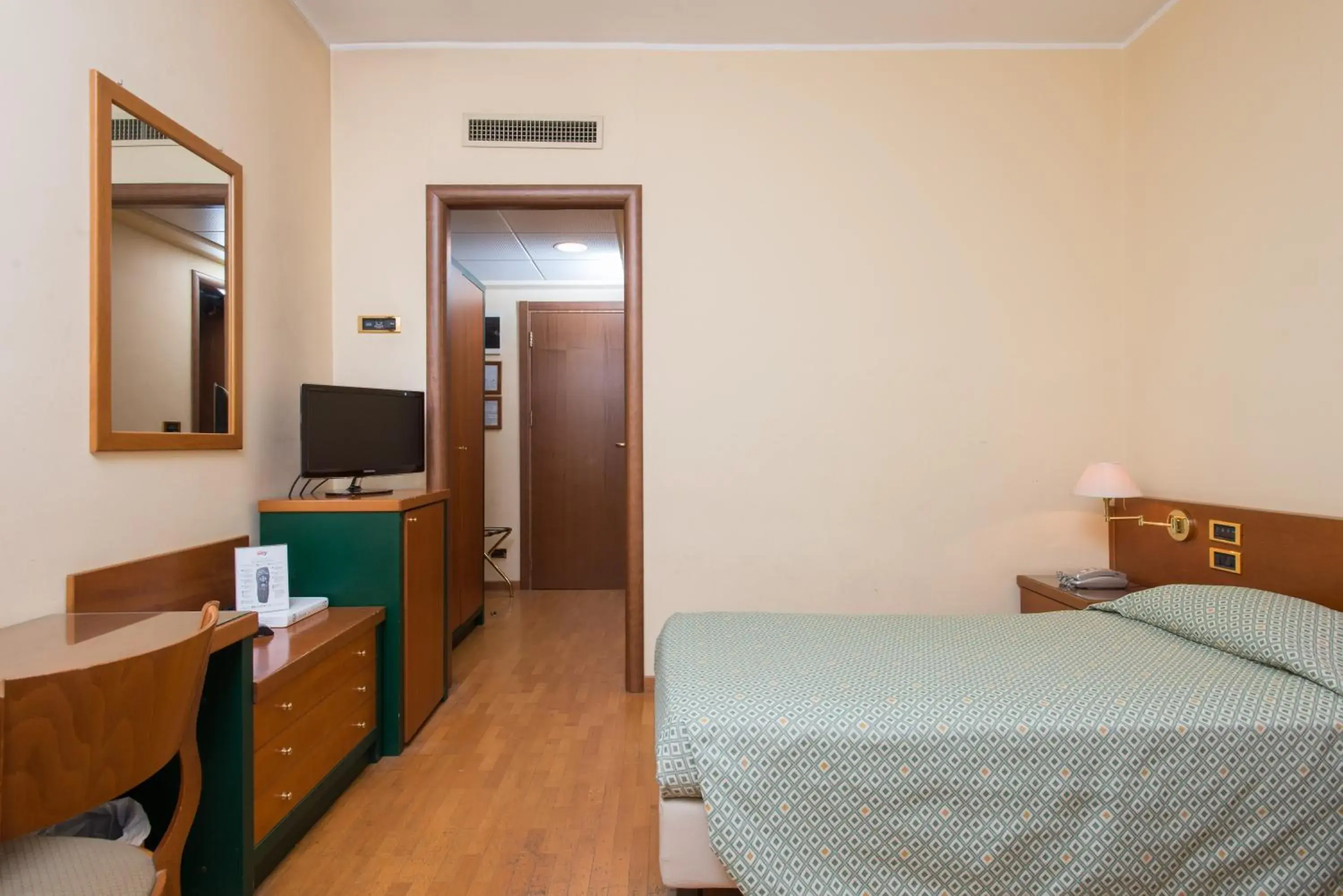Standard Double/Twin Room in Hotel San Francesco Standard Double/Twin Room in Hotel San Francesco