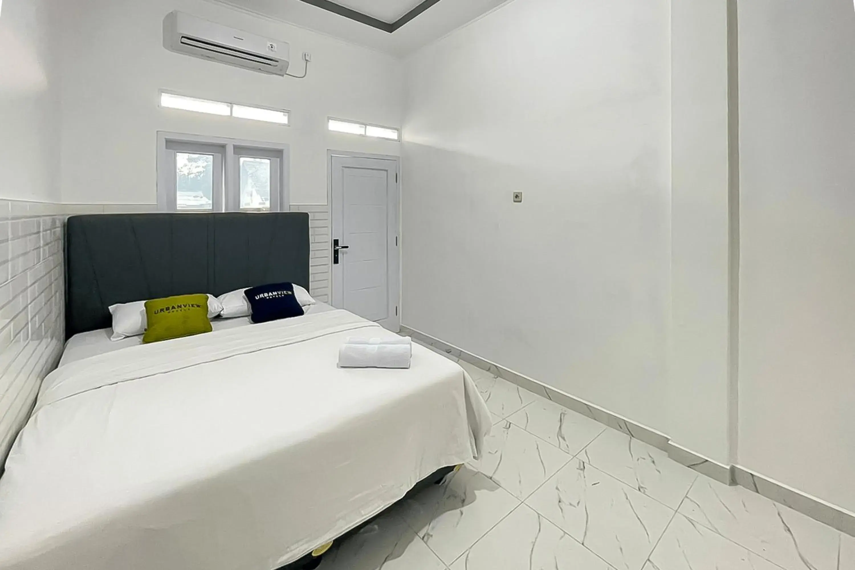 Urbanview Syariah Sasarengan Inn near RSUD Waled Cirebon Urbanview Syariah Sasarengan Inn near RSUD Waled Cirebon