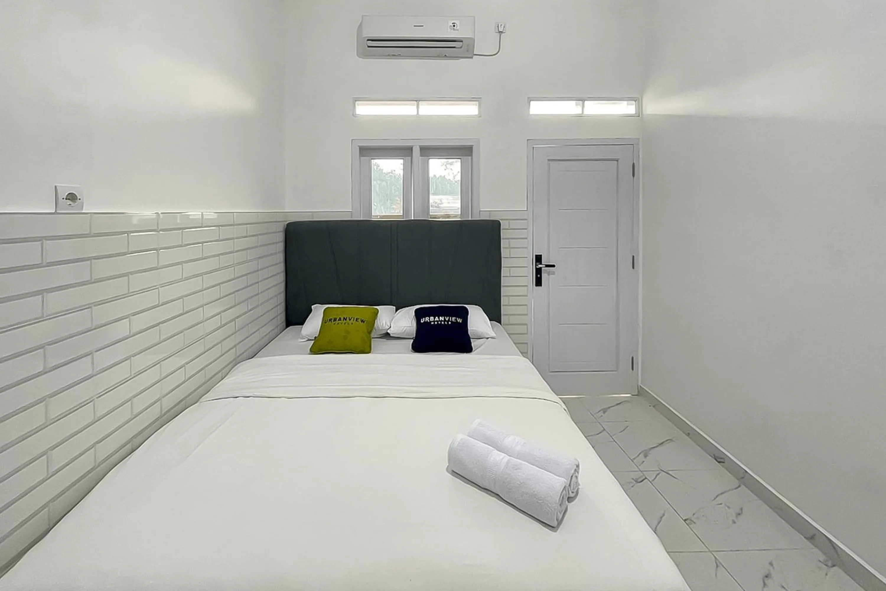 Bedroom, Bed in Urbanview Syariah Sasarengan Inn near RSUD Waled Cirebon