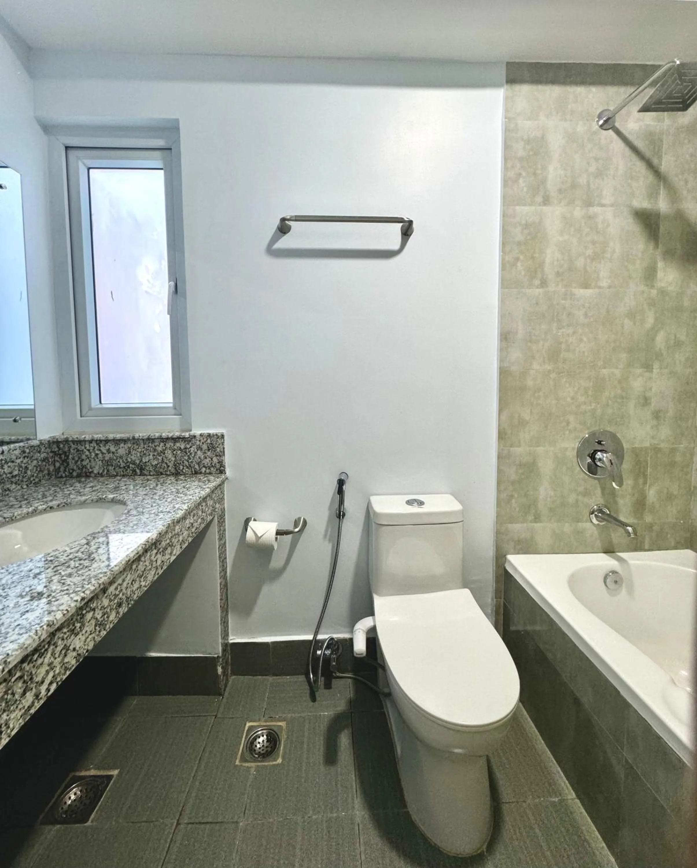 Shower in Hotel Alleyway Express