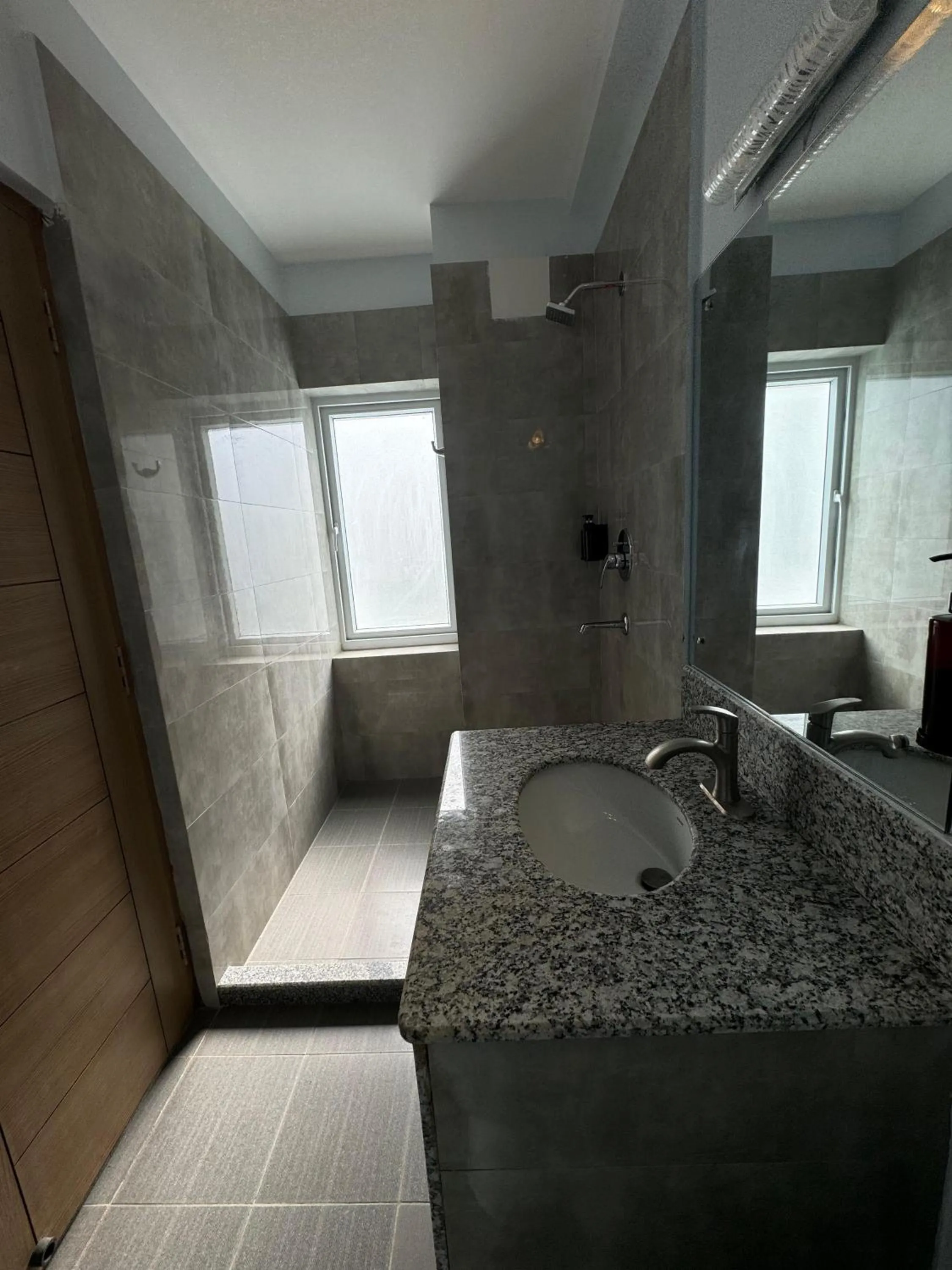 Bathroom in Hotel Alleyway Express