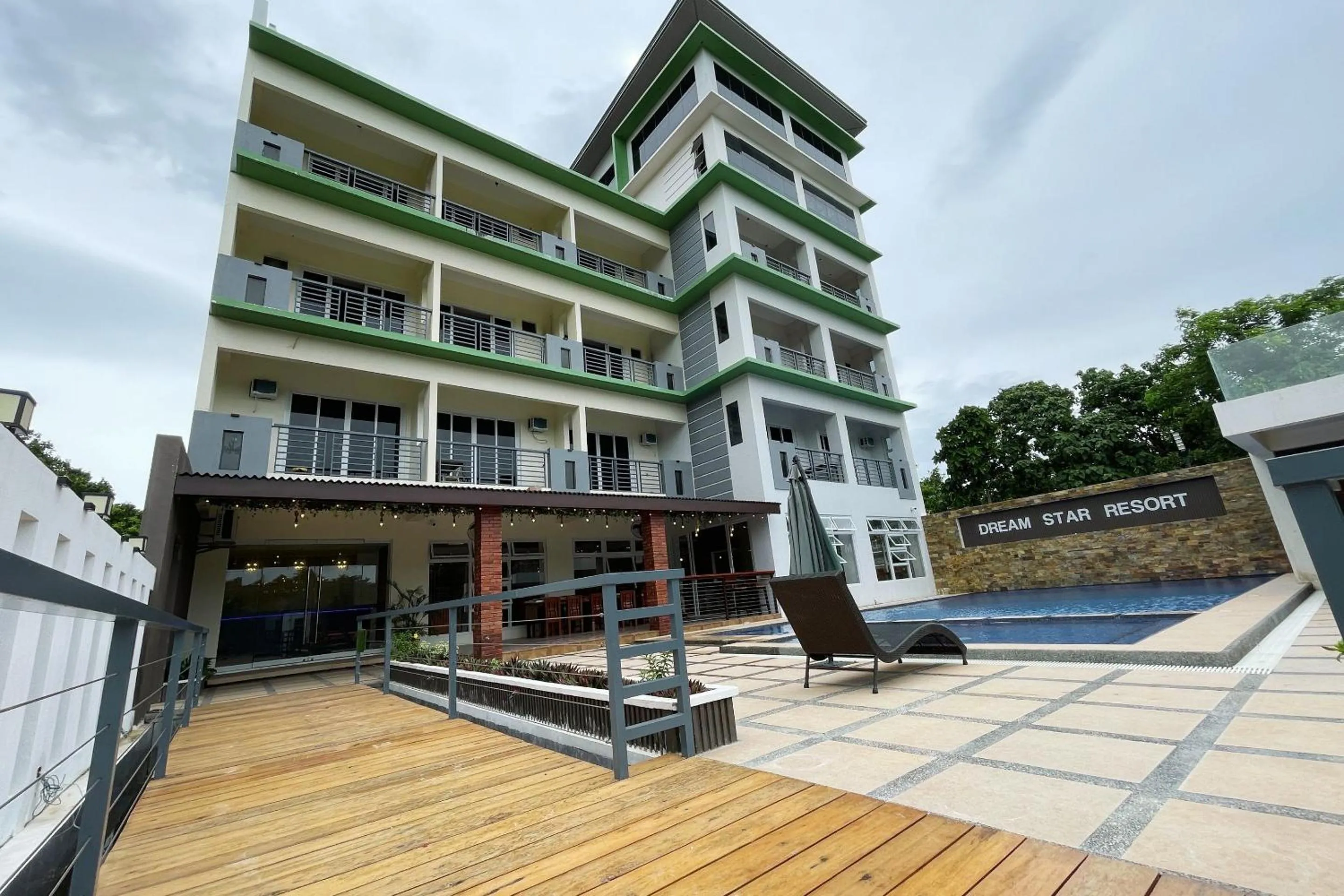 Property building in Dream'Star Resort Puerto Galera powered by Cocotel