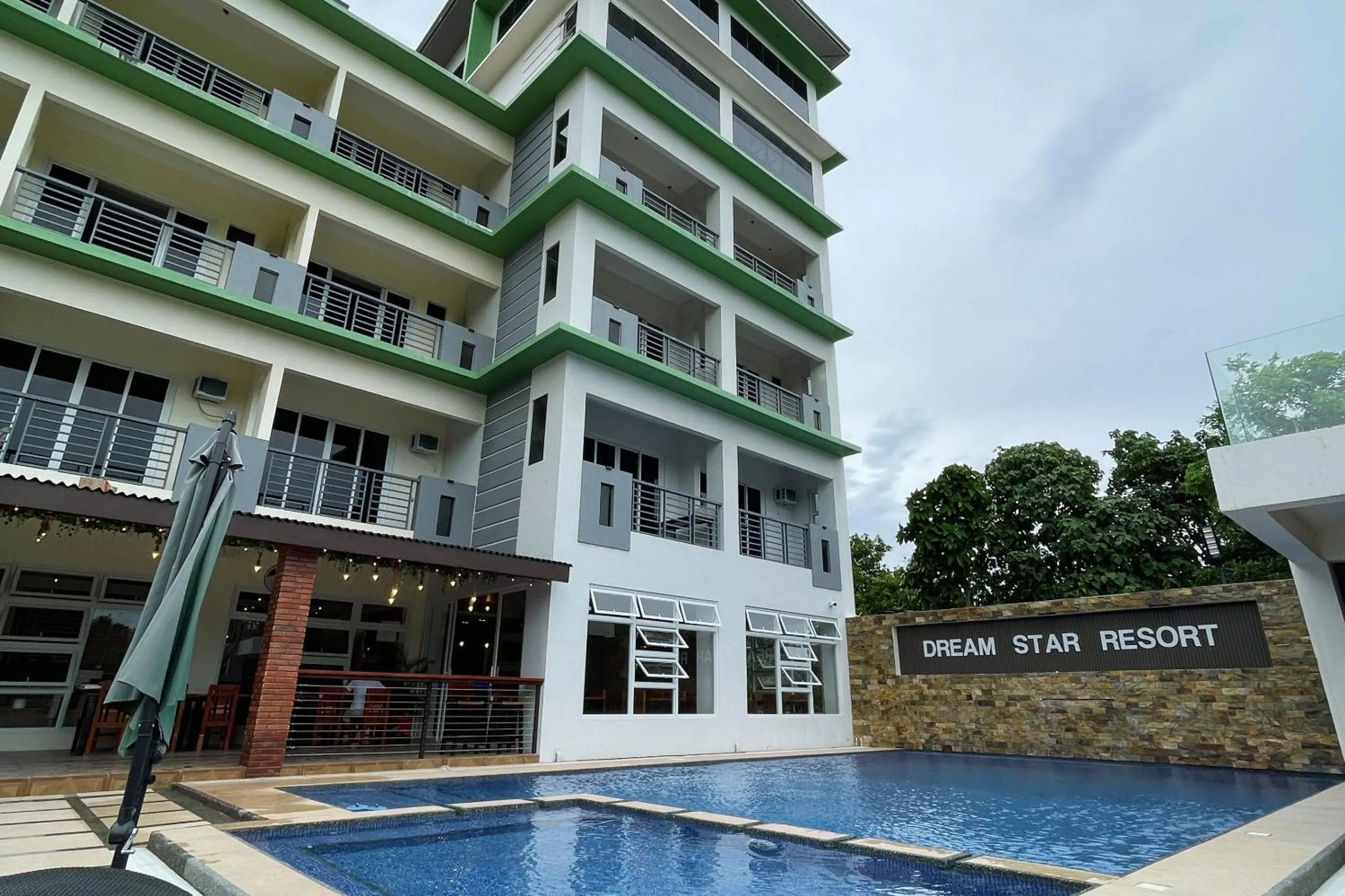 Property building in Dream'Star Resort Puerto Galera powered by Cocotel