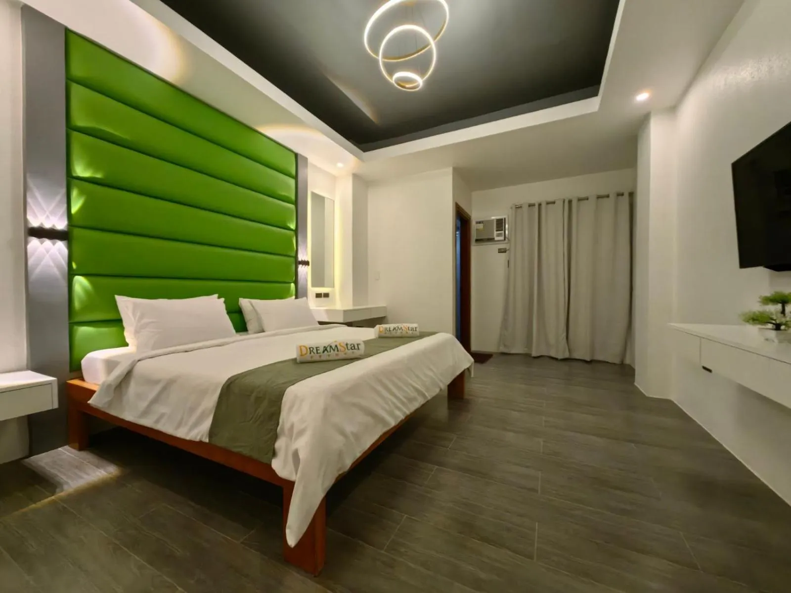 Bedroom, Bed in Dream'Star Resort Puerto Galera powered by Cocotel