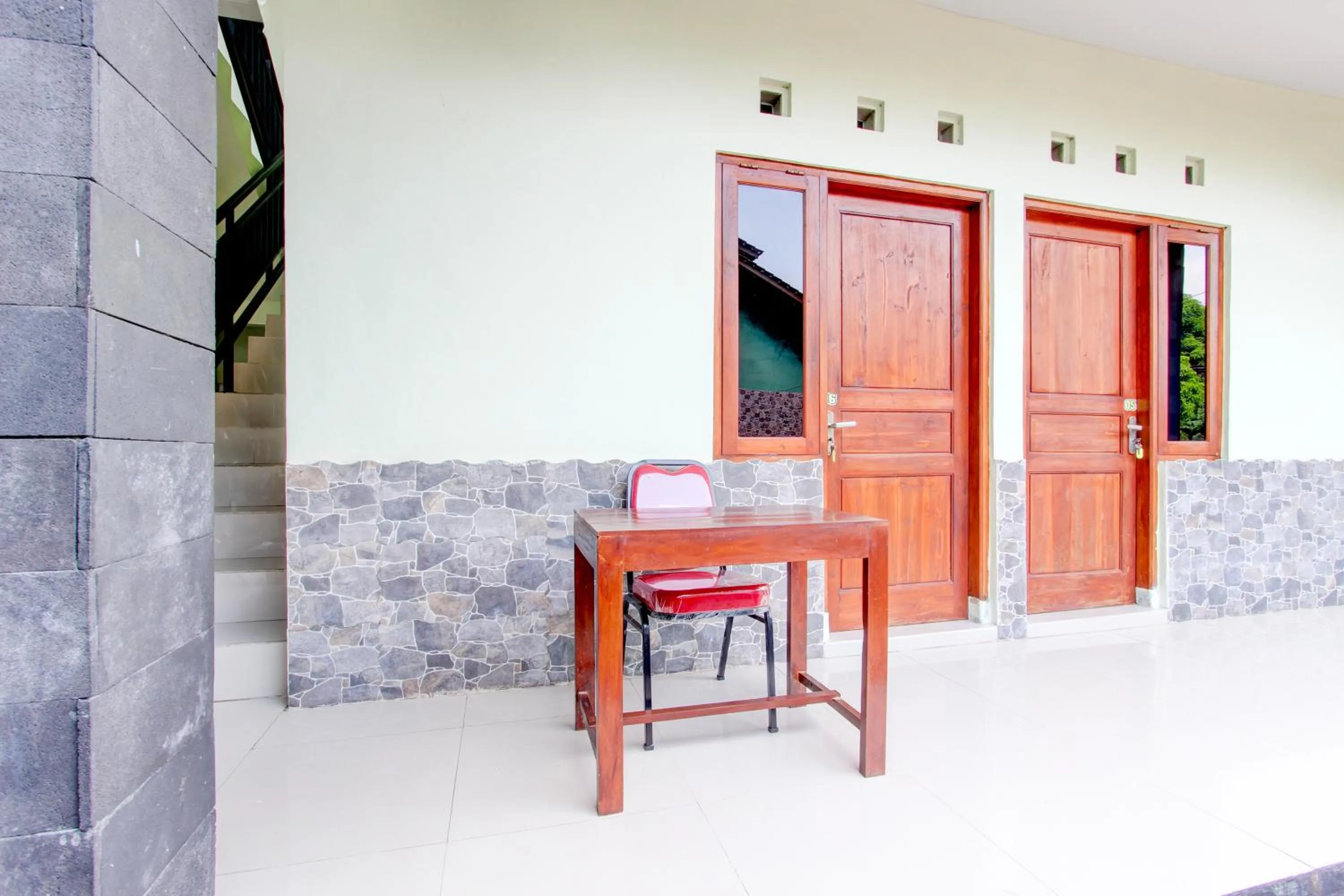 Lobby or reception in Hotel O Sleman Near Bandara Adi Sutjipto Formerly Joglo Sorogenen