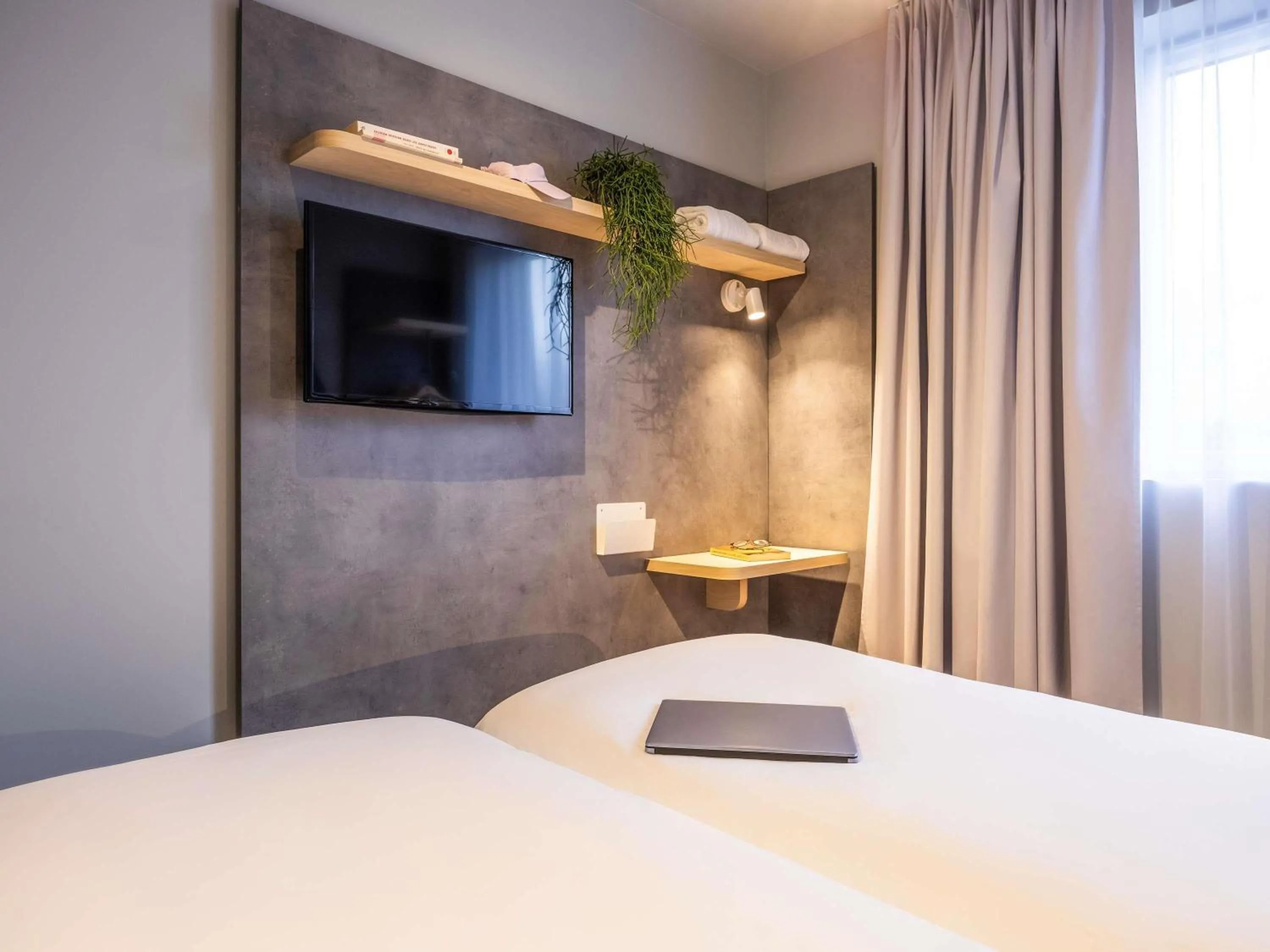 Bedroom, Bed in ibis budget Arlon Porte du Luxembourg