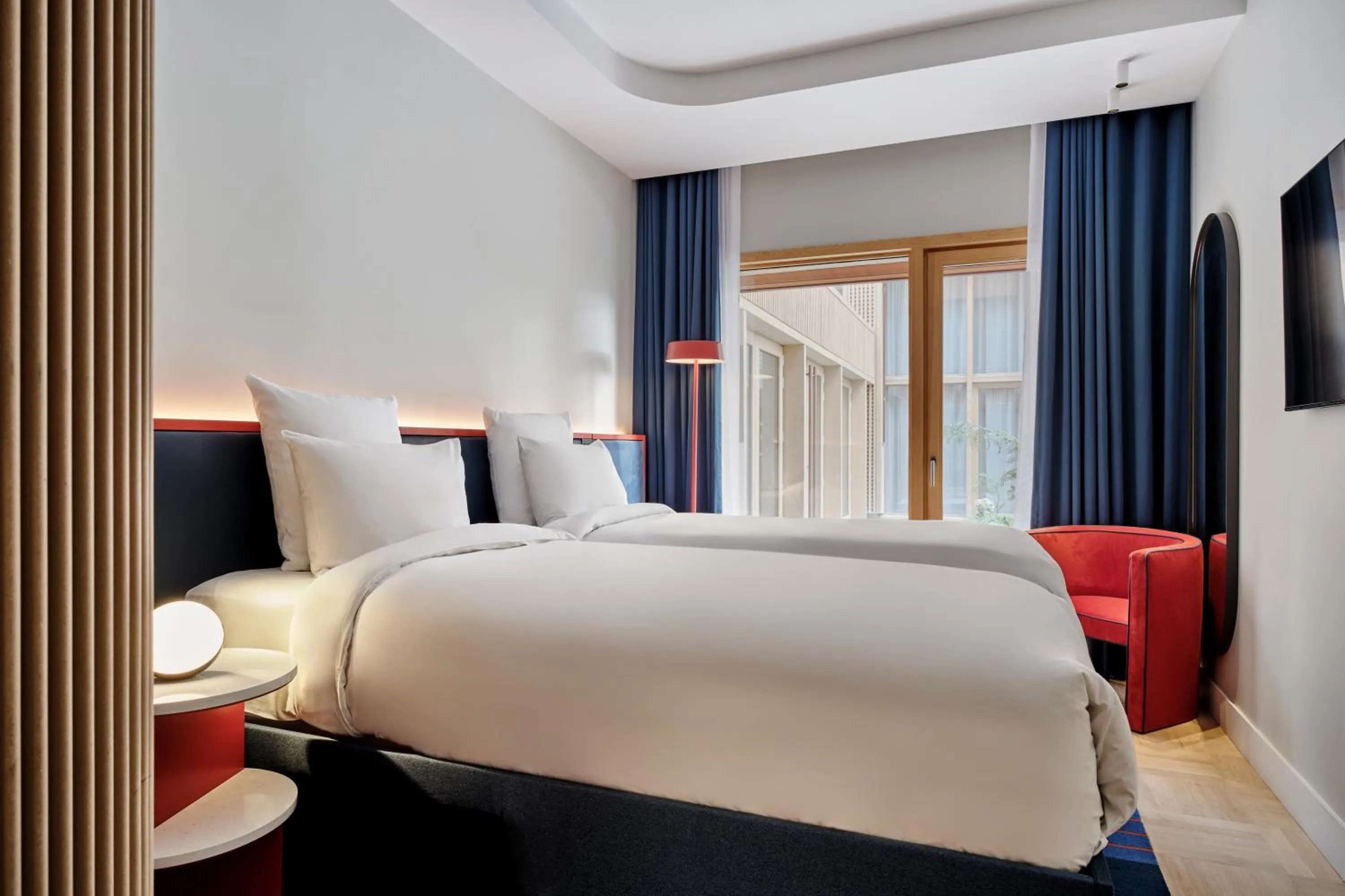TV and multimedia, Bed in TRIBE Paris Pantin
