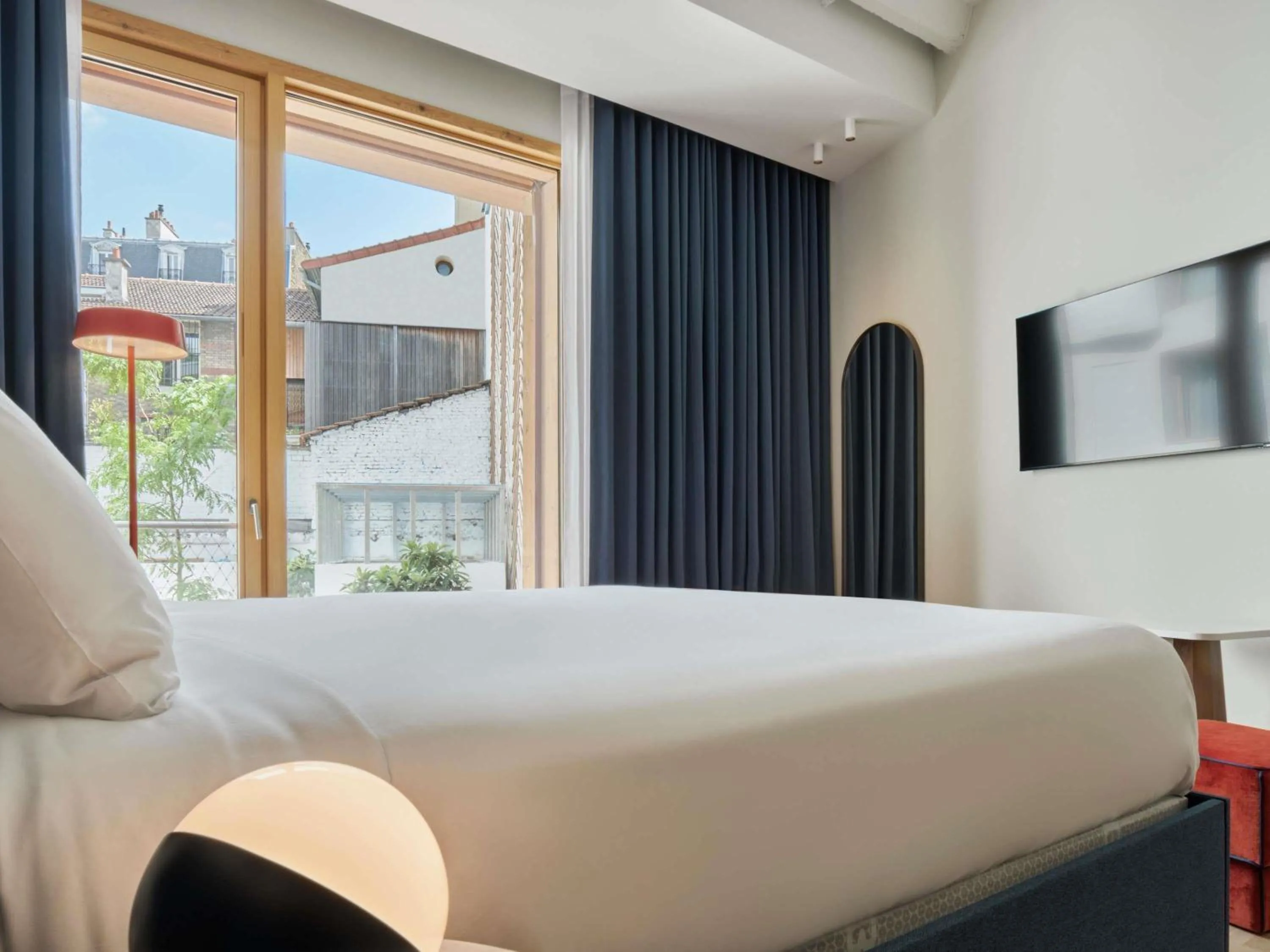 Bedroom, Bed in TRIBE Paris Pantin
