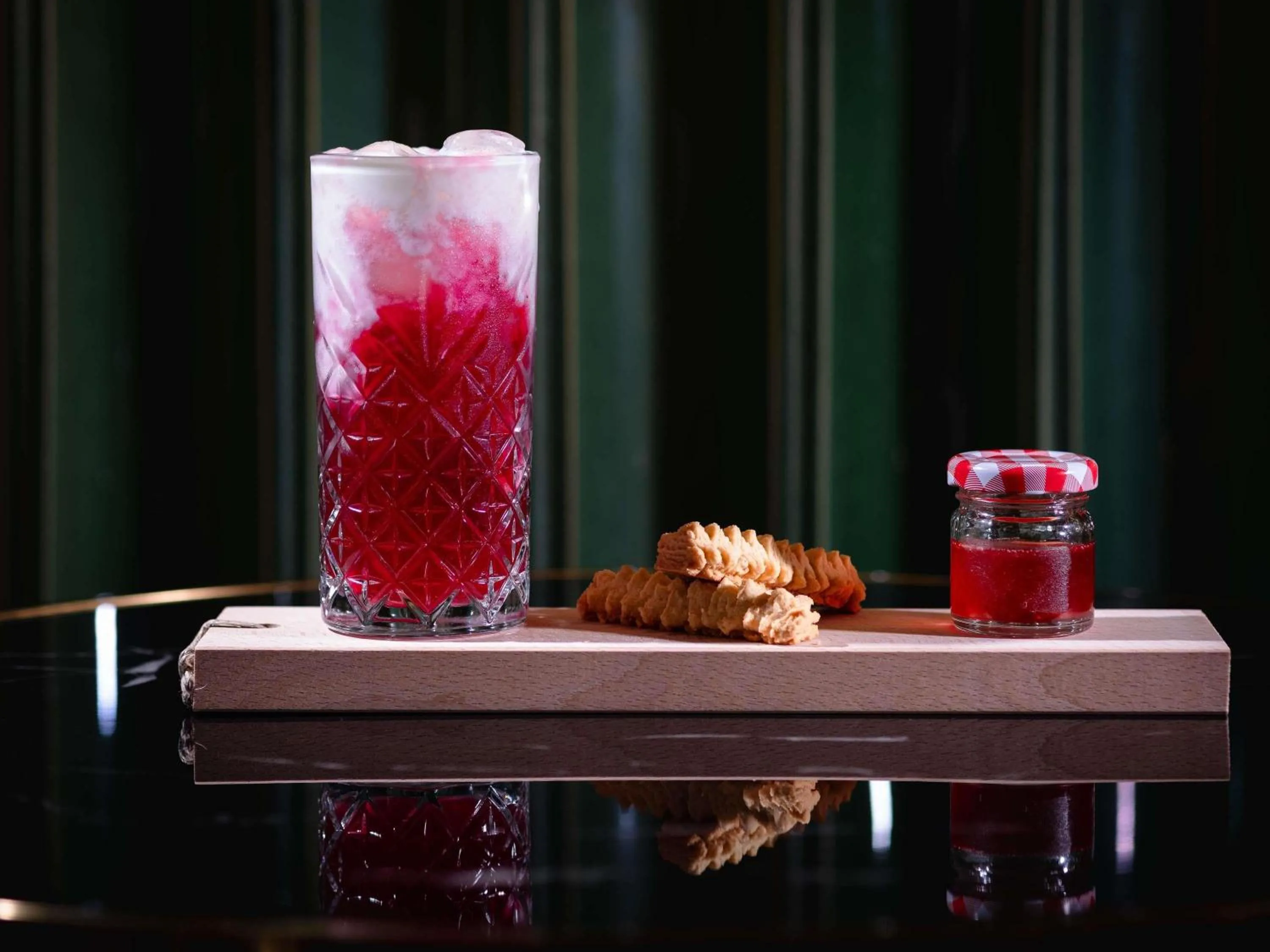 Lounge or bar in Mercure Ponta Delgada Azores