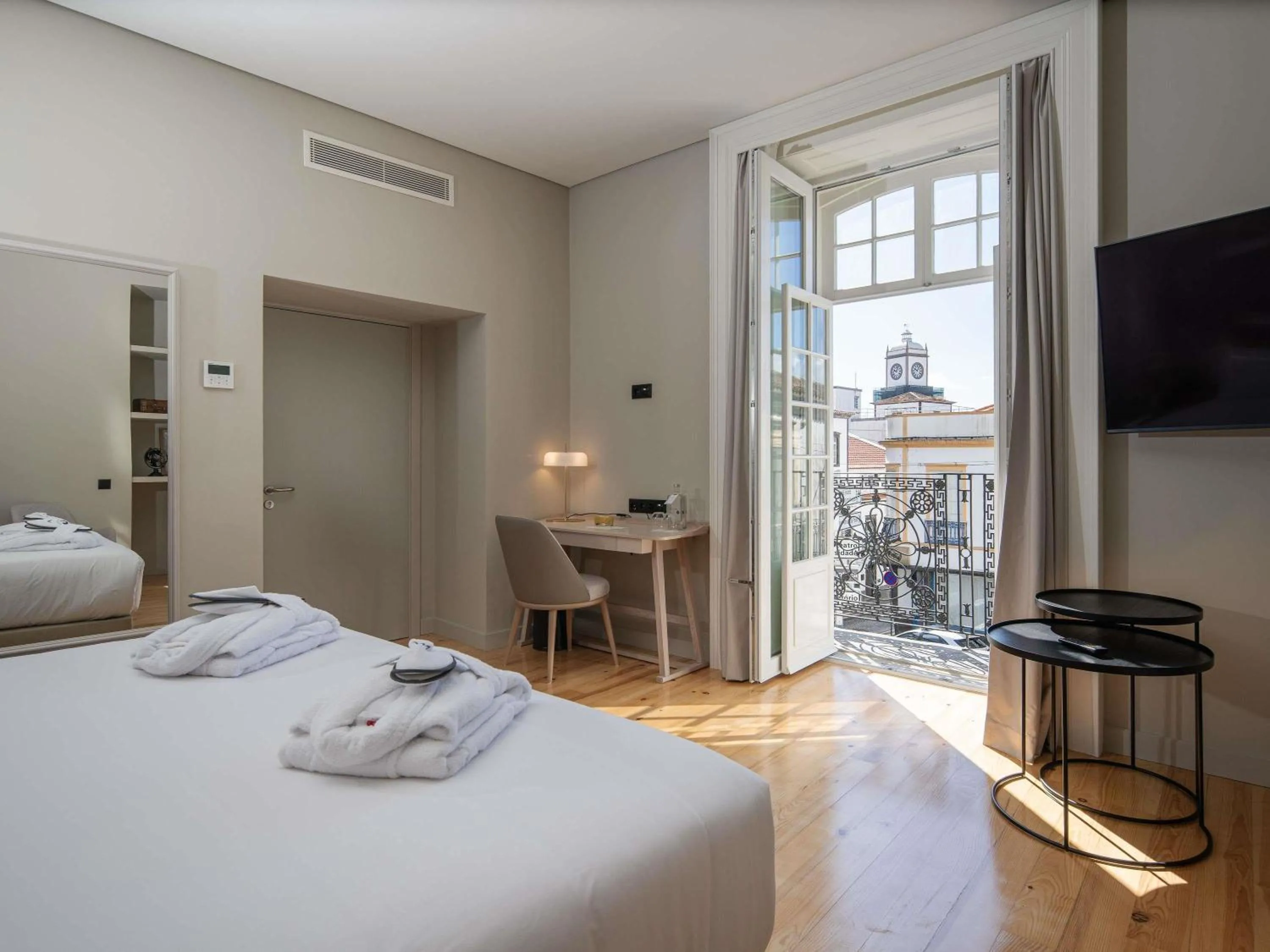 Bedroom, Bed in Mercure Ponta Delgada Azores