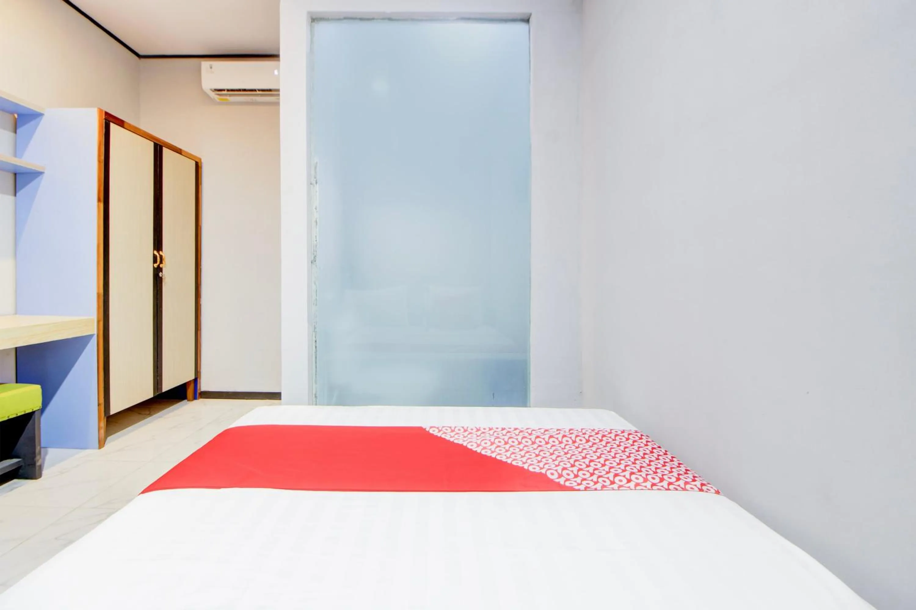 Bedroom, Bed in Hotel O Stasiun Tegal Near Alun-Alun Formerly Ameera Guest House