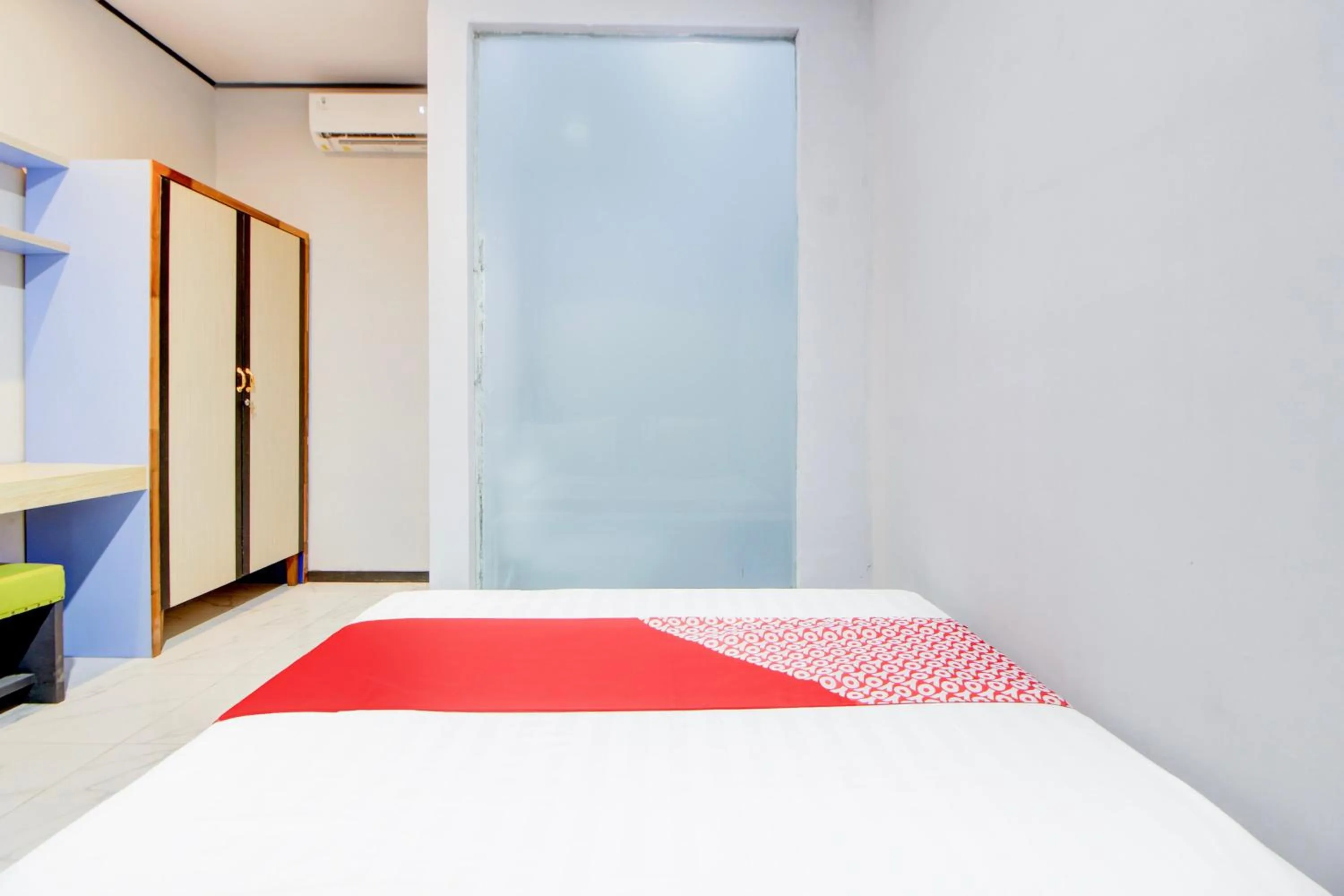 Bedroom, Bed in Hotel O Stasiun Tegal Near Alun-Alun Formerly Ameera Guest House