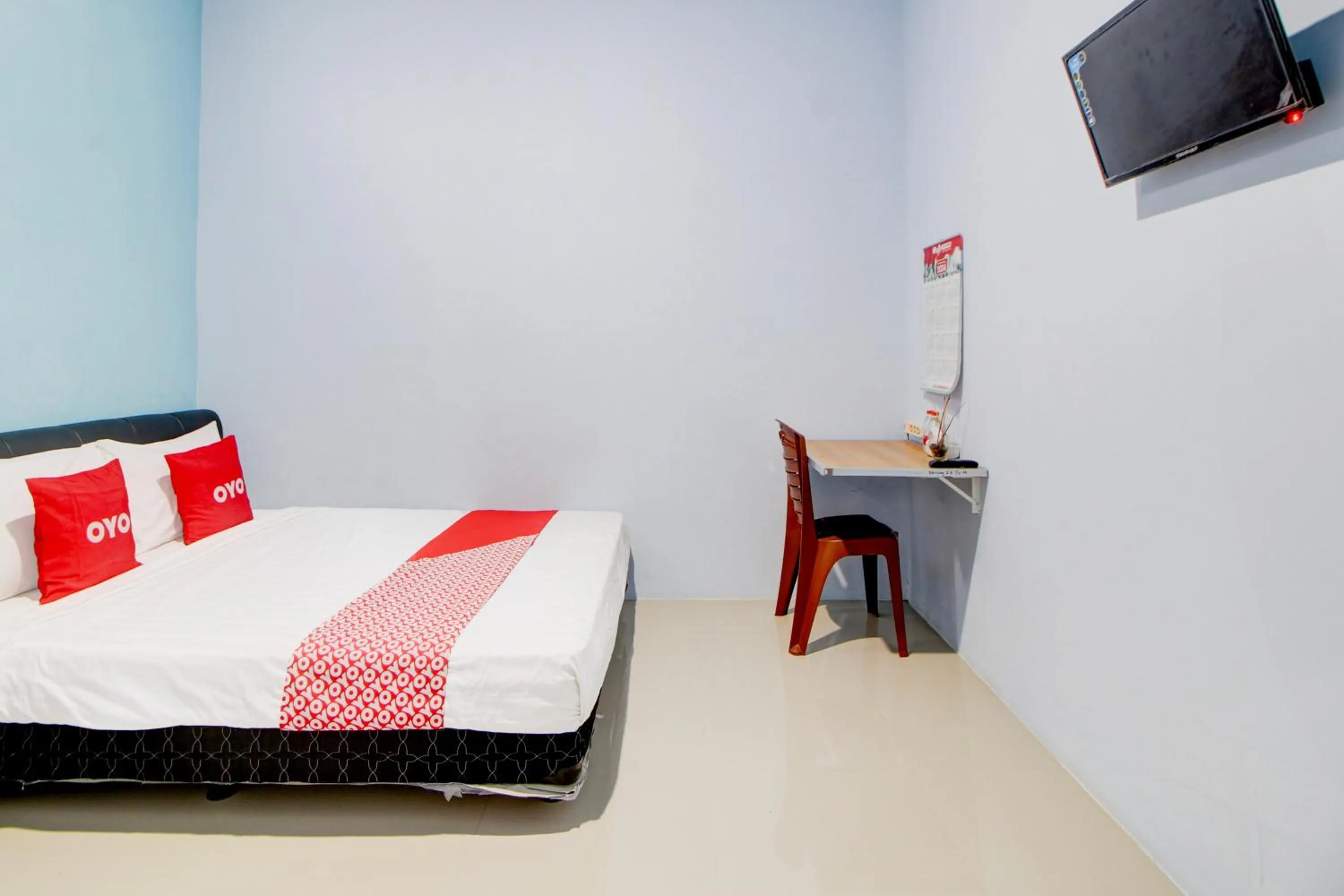 Bedroom, Bed in Hotel O Alun-Alun Purwokerto Near Gor Satria Purwokerto Formerly Guest House Blessing